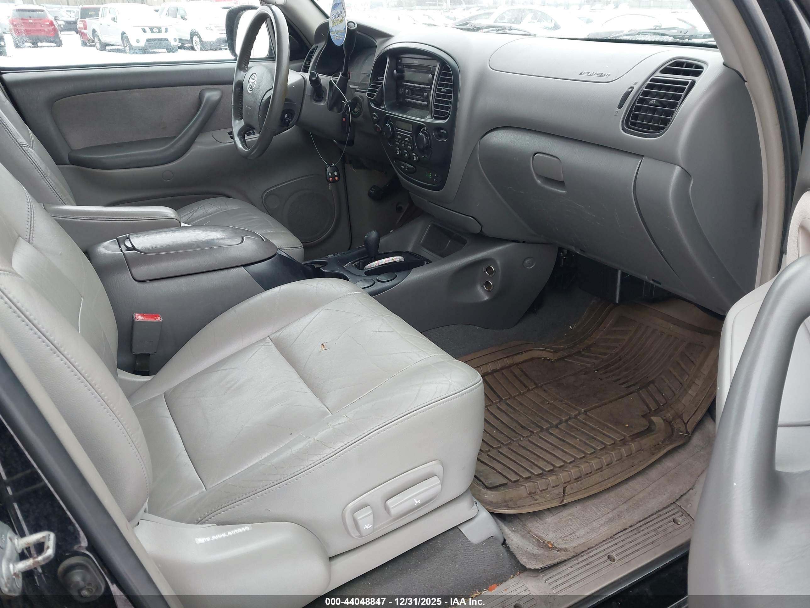 TOYOTA SEQUOIA image 5