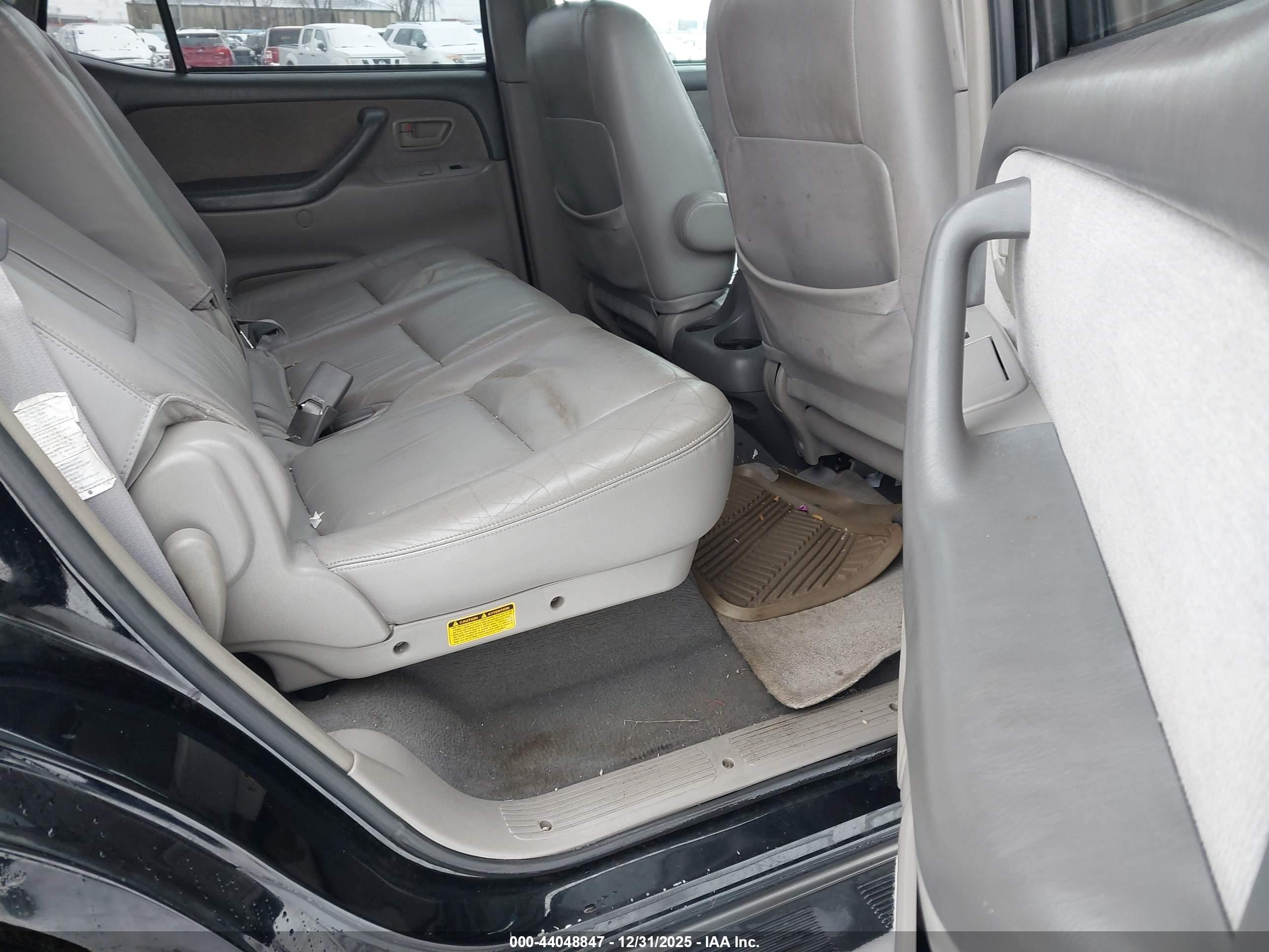 TOYOTA SEQUOIA image 8