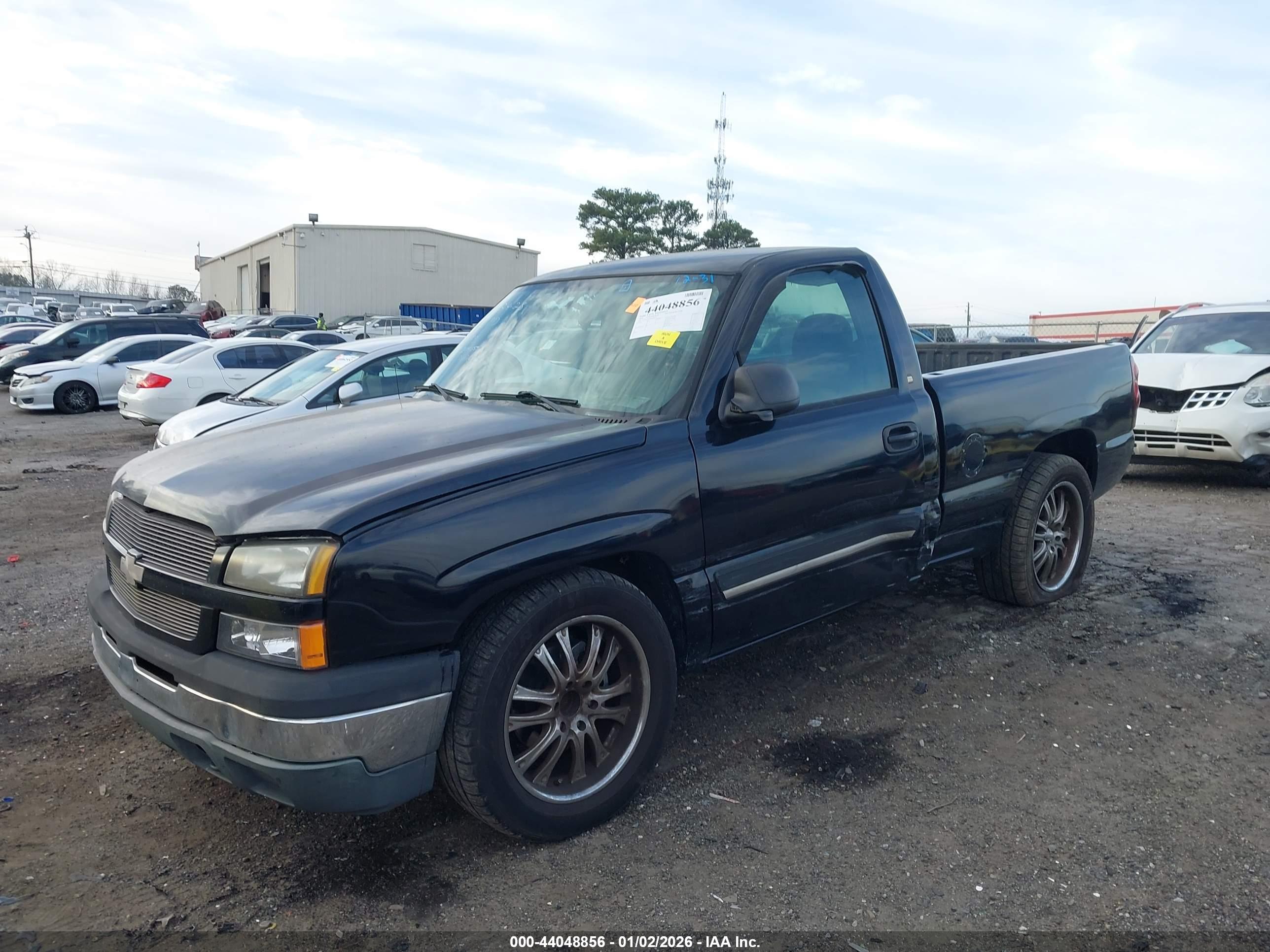 CHEVROLET SILVERADO image 2