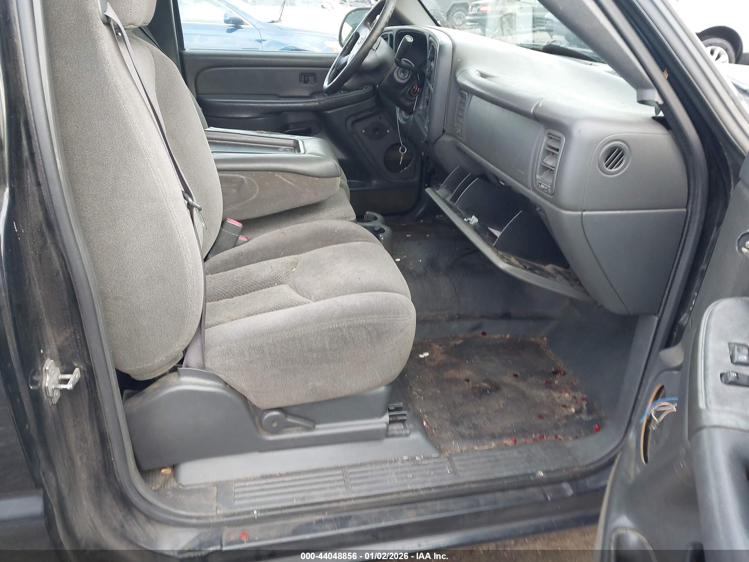 CHEVROLET SILVERADO image 5