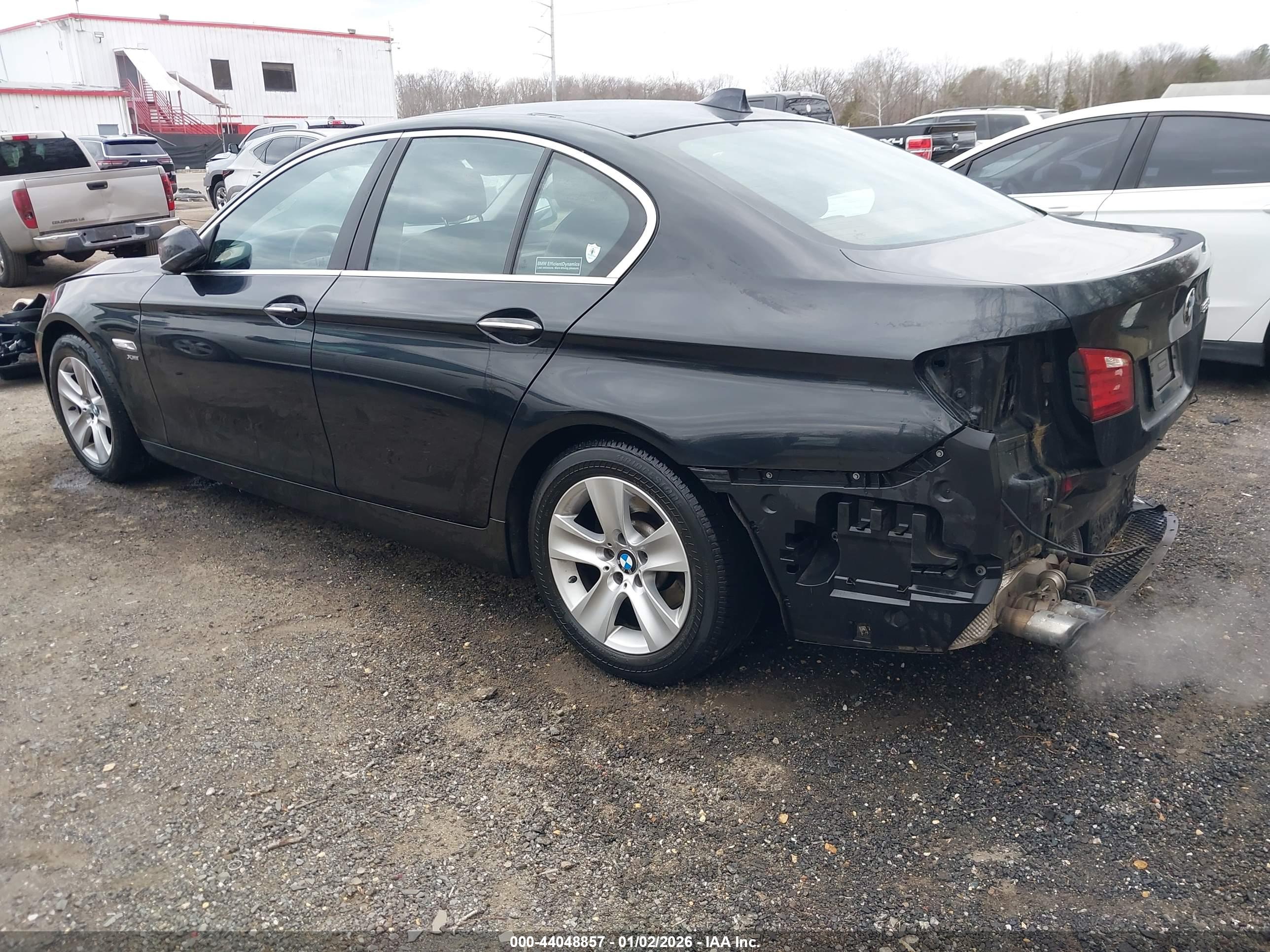 BMW 528I image 3