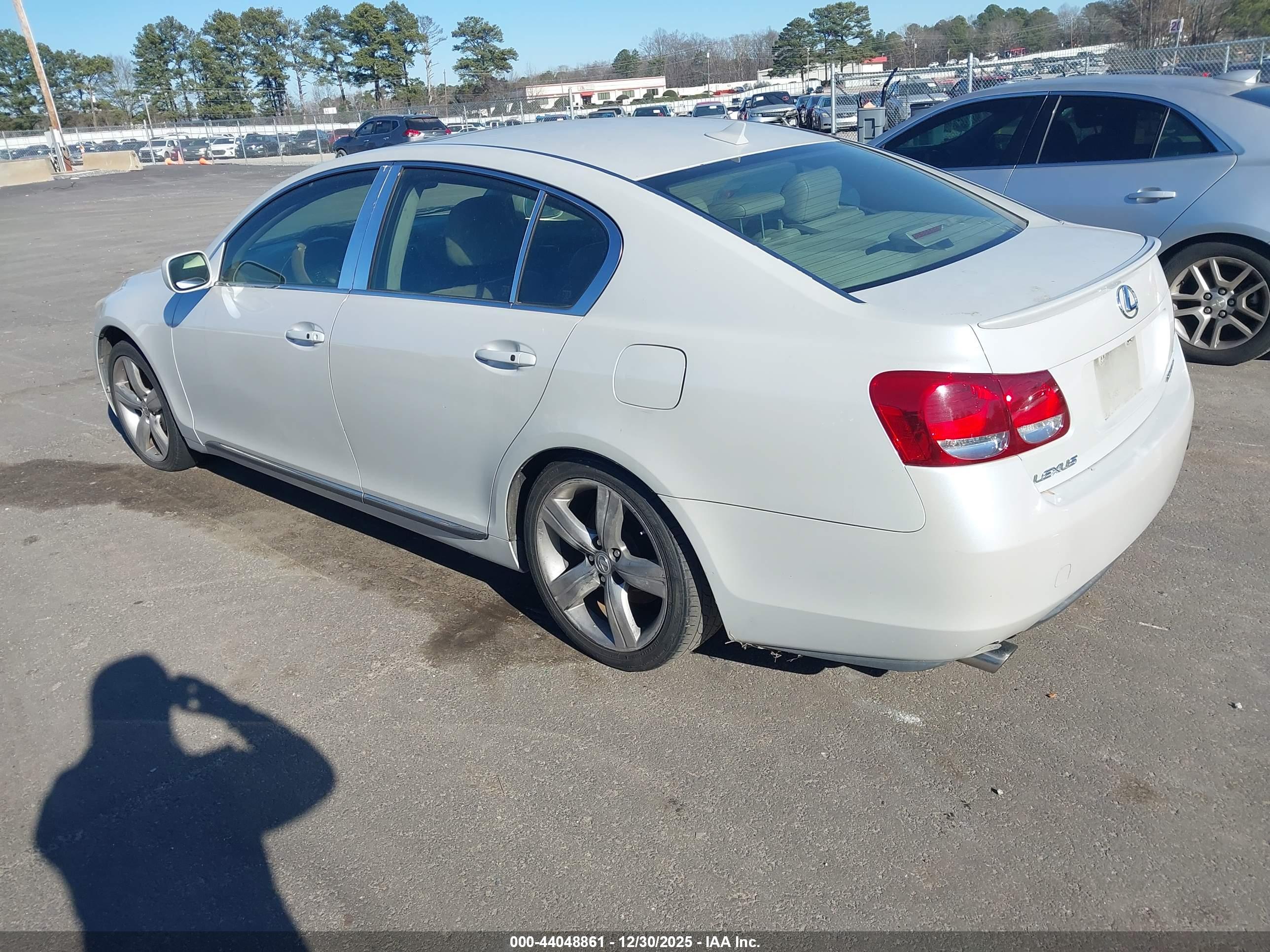 LEXUS GS image 3