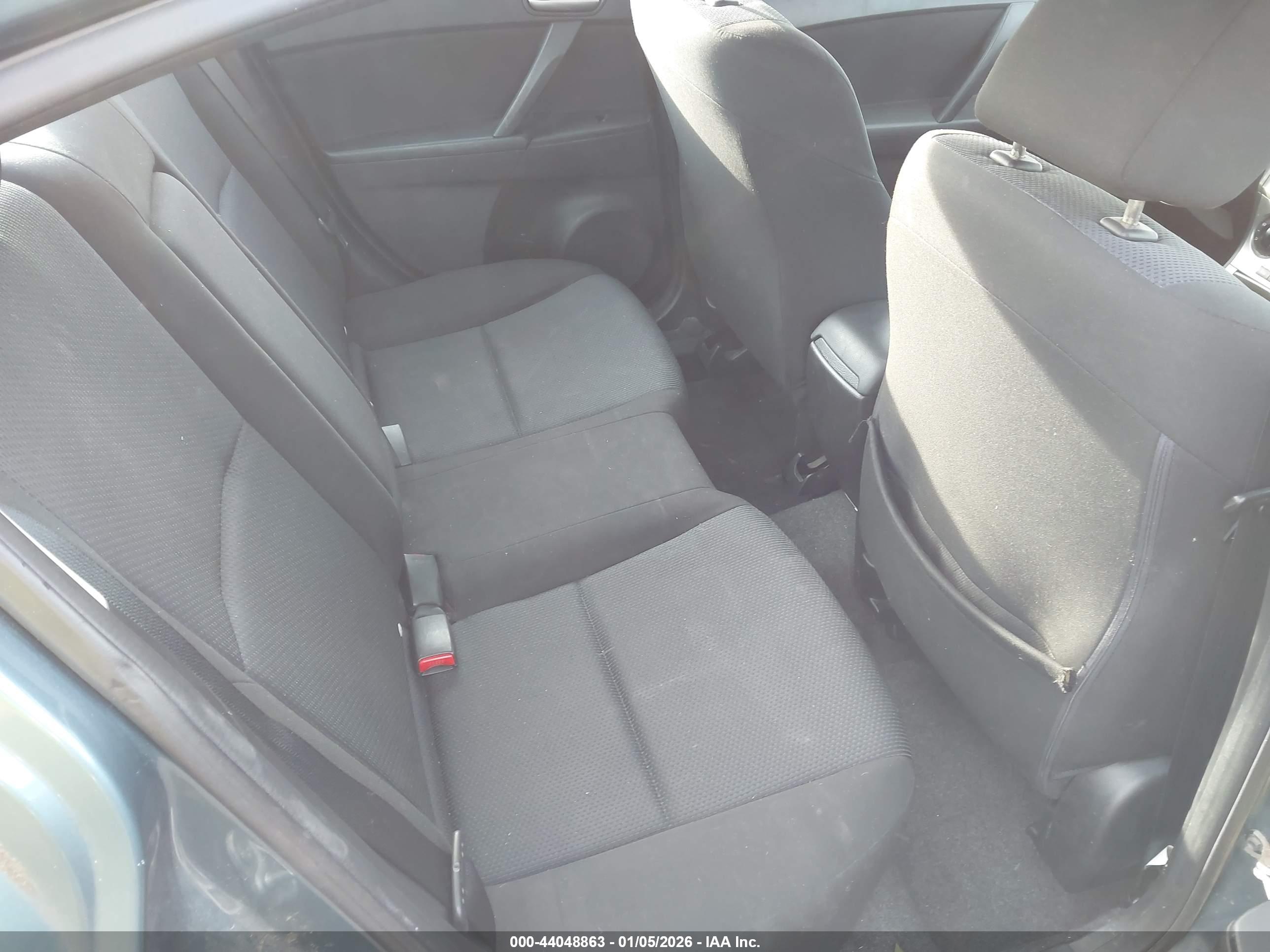 MAZDA MAZDA3 image 8