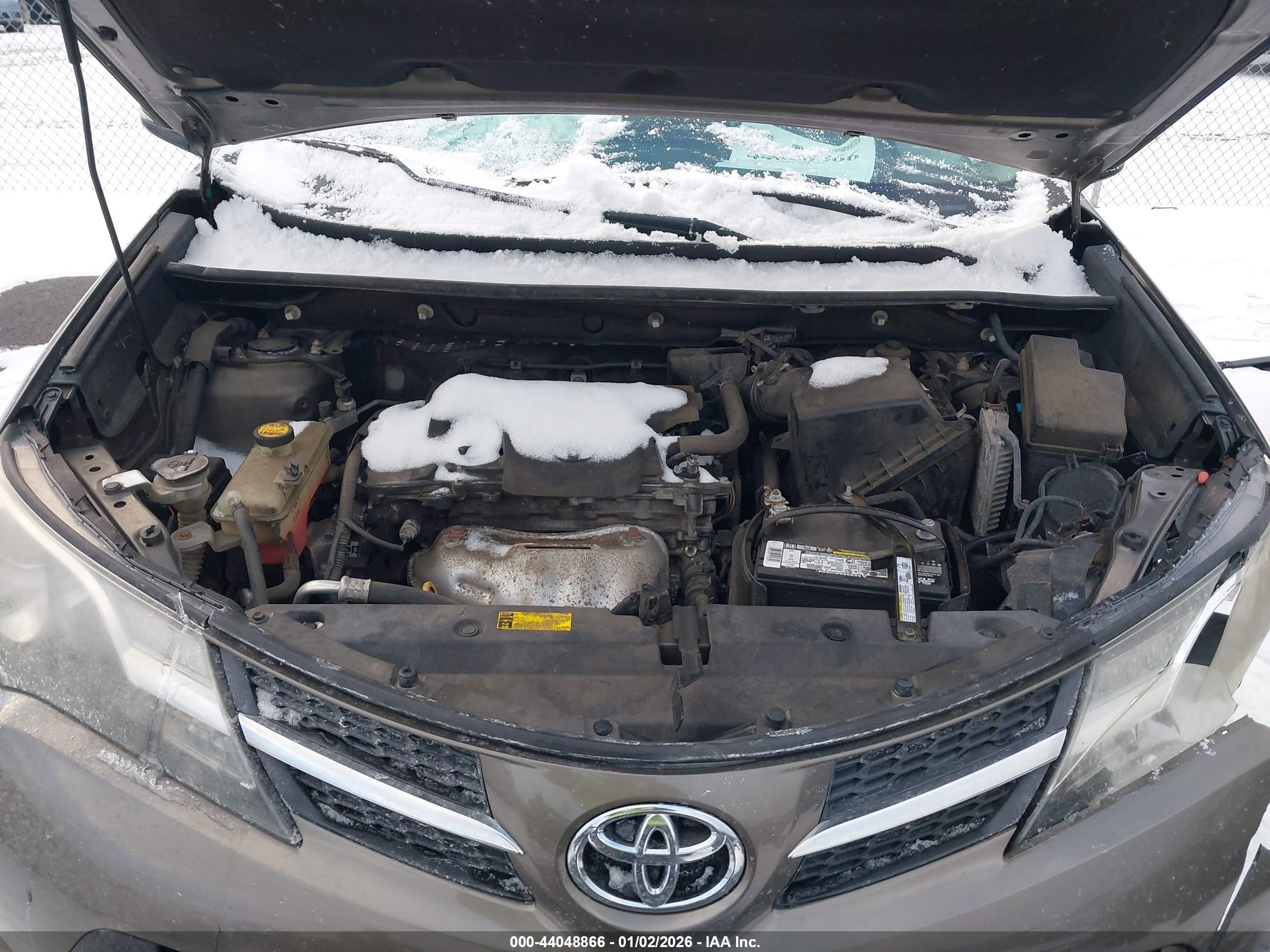 TOYOTA RAV4 image 10