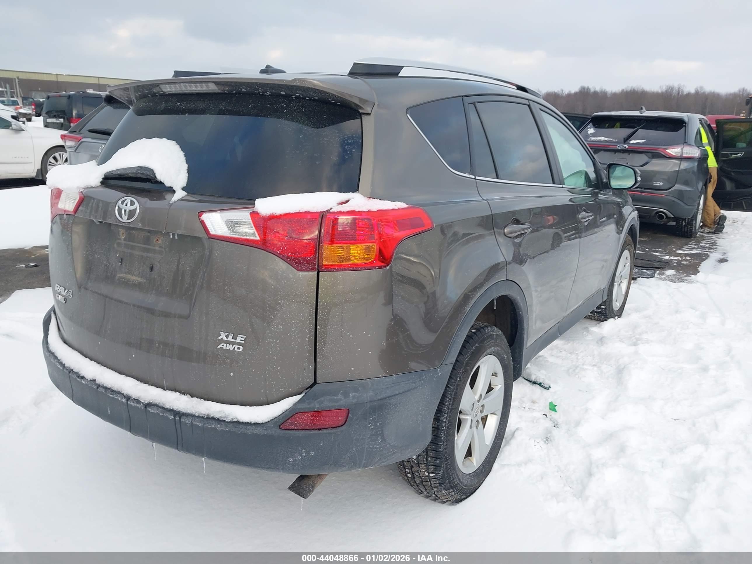 TOYOTA RAV4 image 4