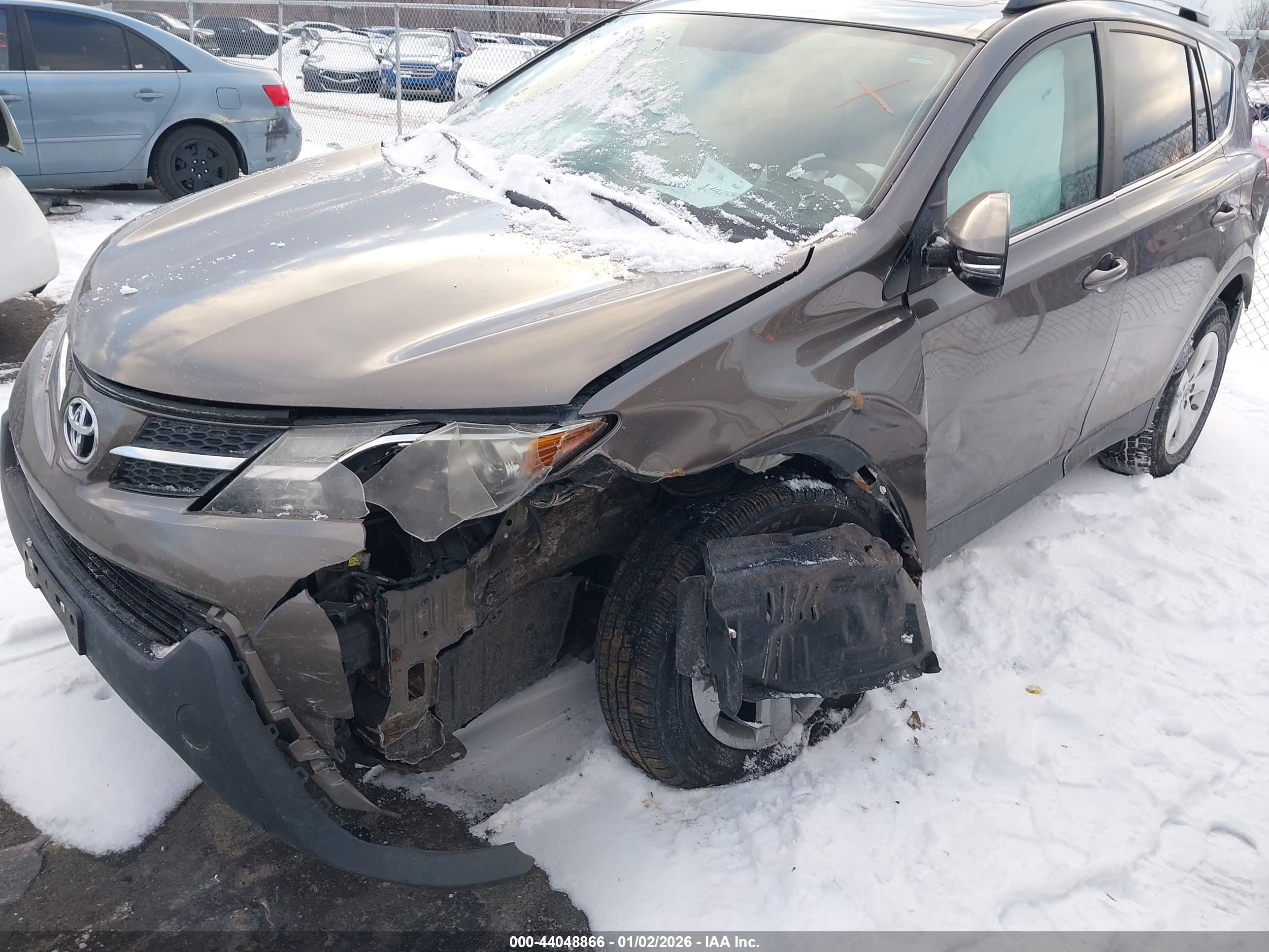 TOYOTA RAV4 image 6