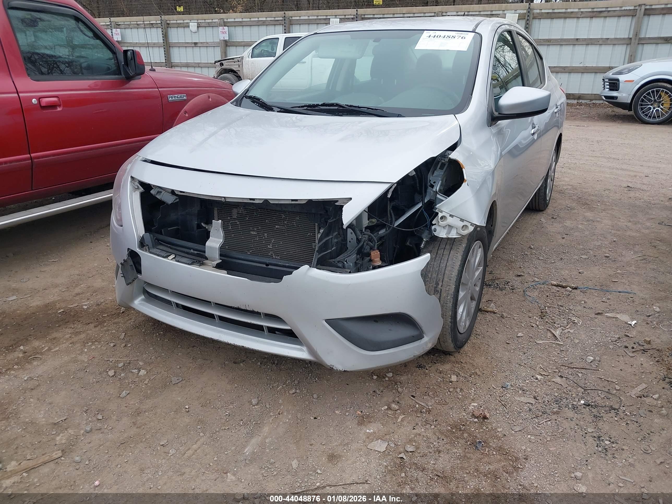 NISSAN VERSA image 6