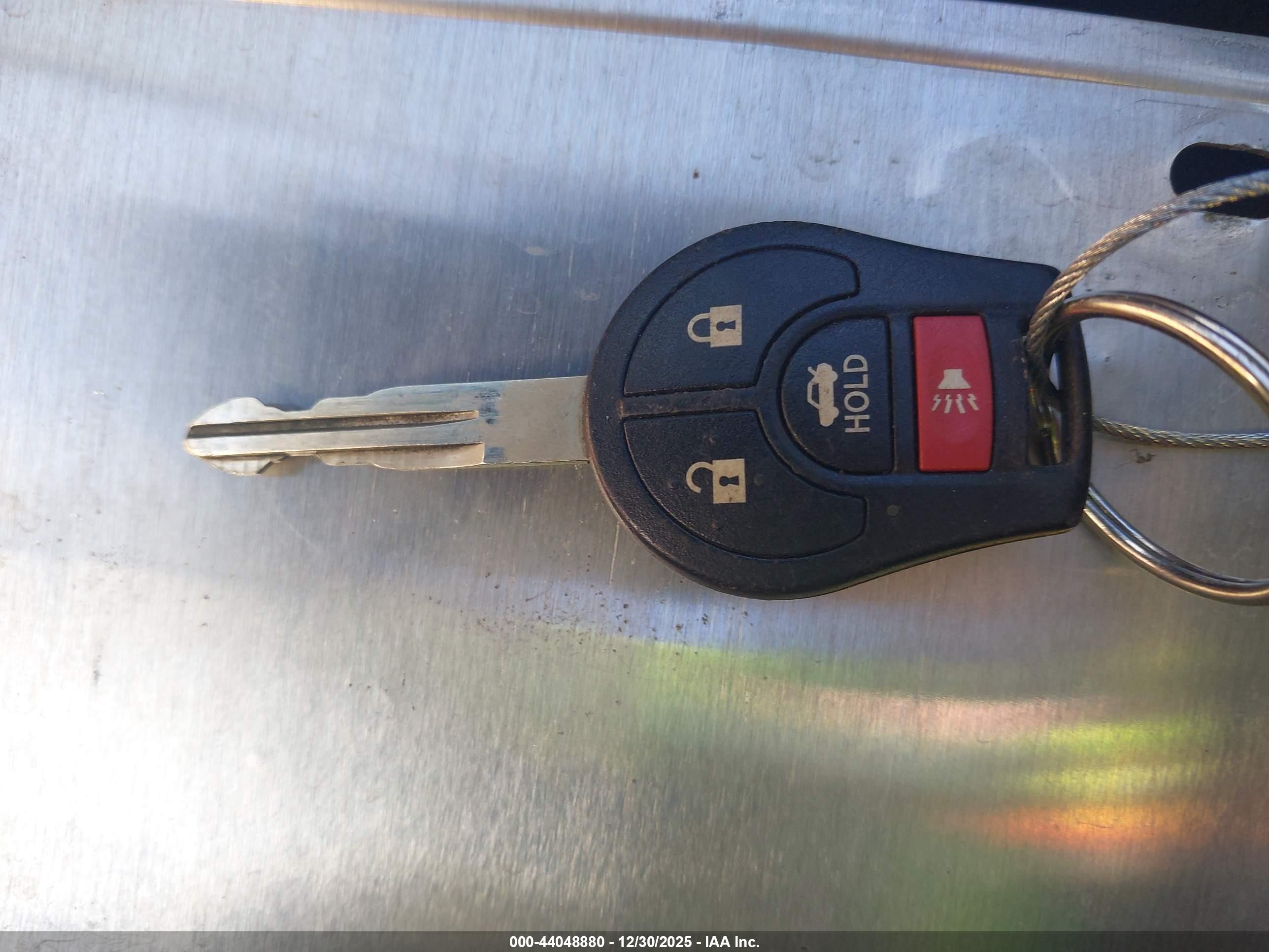 NISSAN VERSA image 11