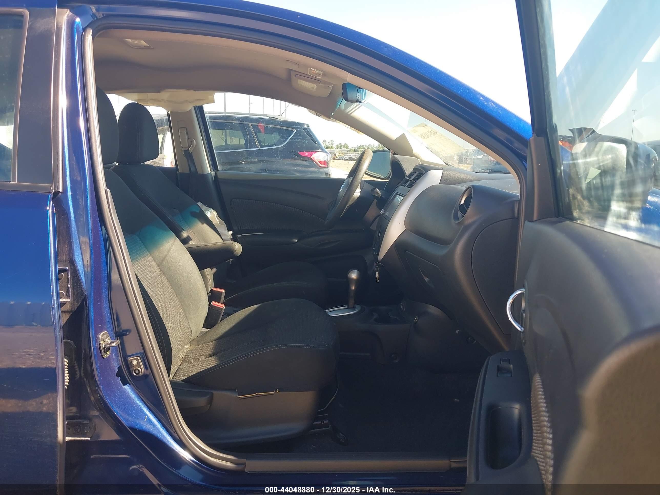 NISSAN VERSA image 5
