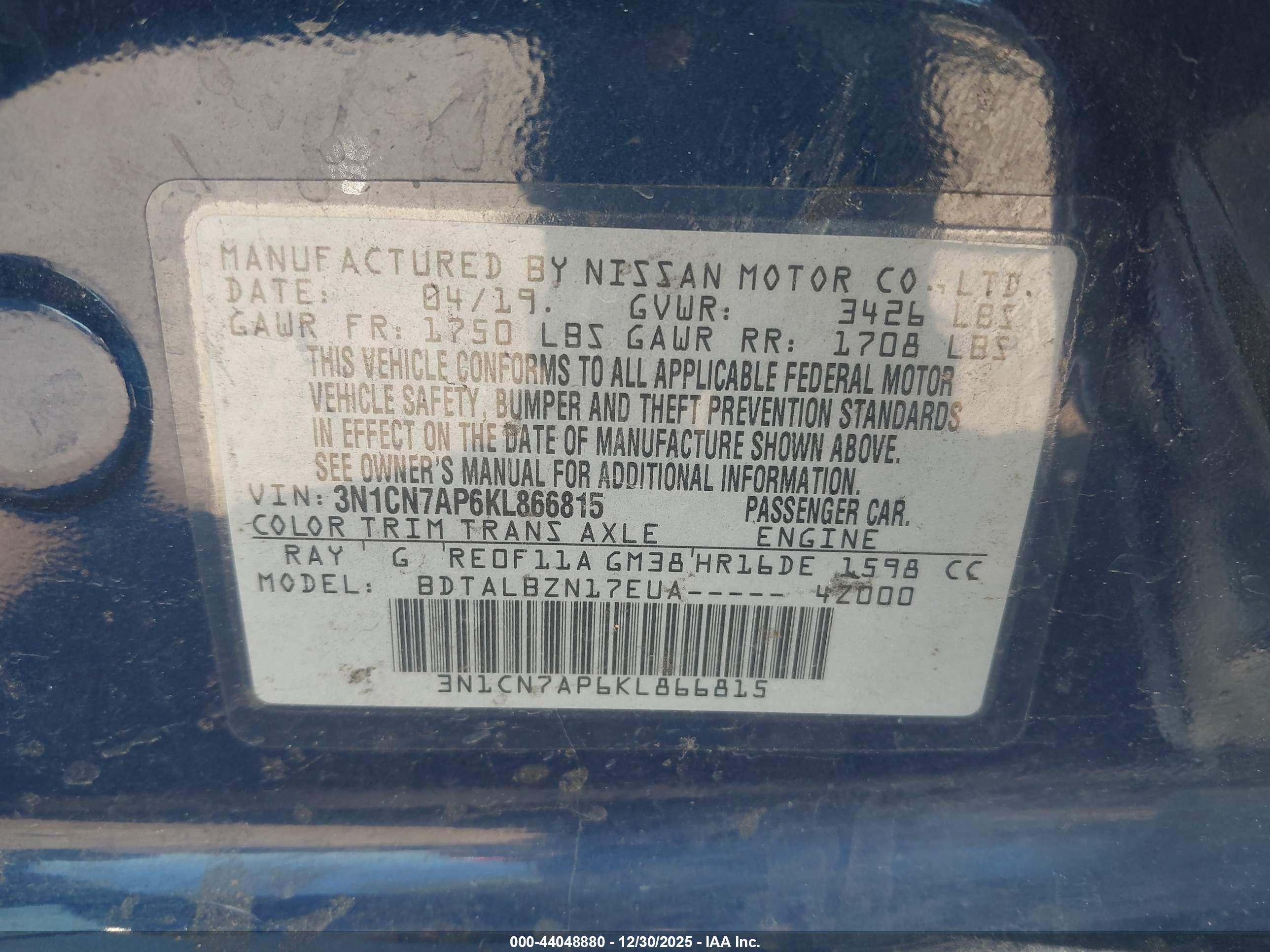 NISSAN VERSA image 9
