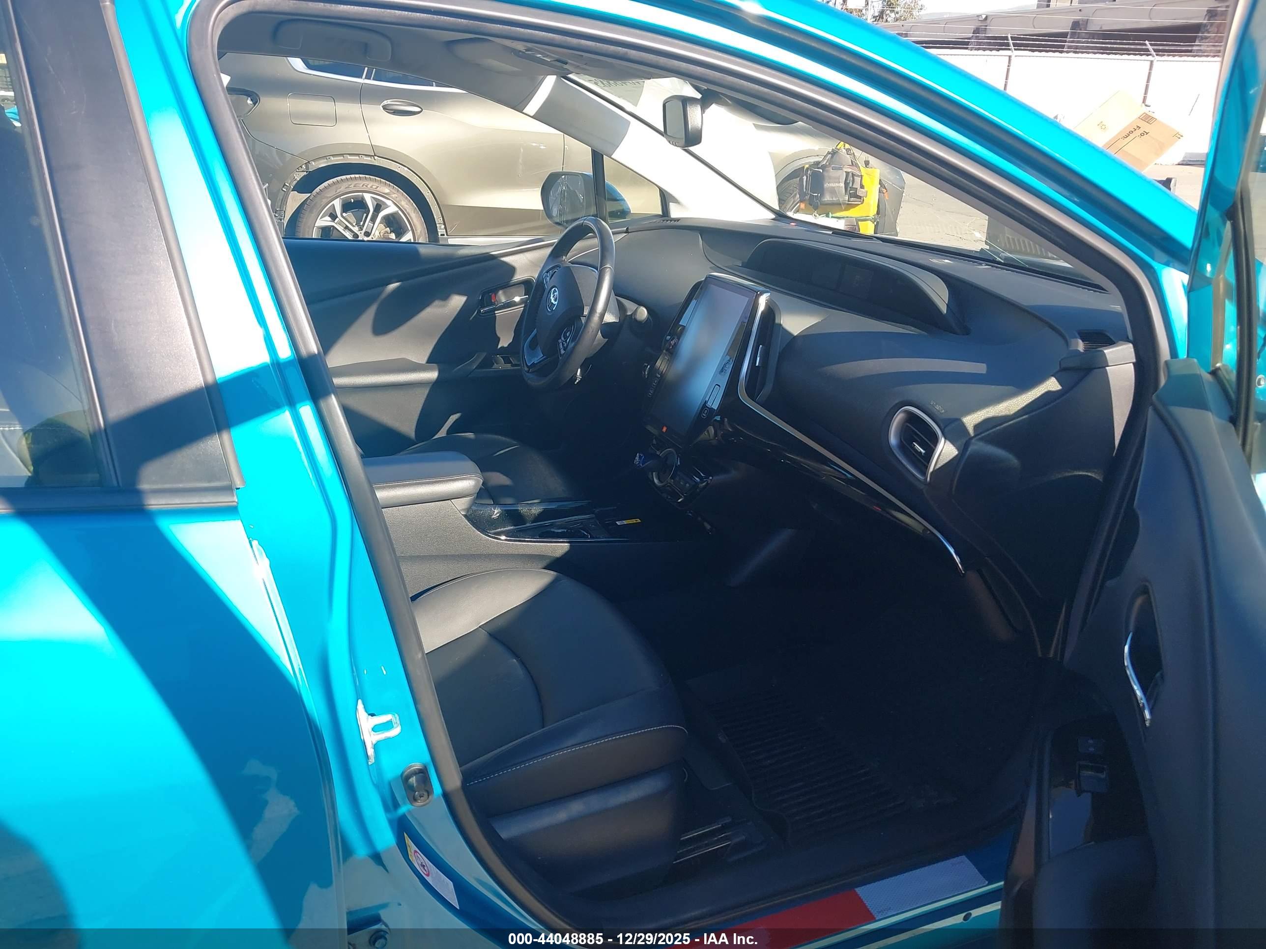 TOYOTA PRIUS image 5