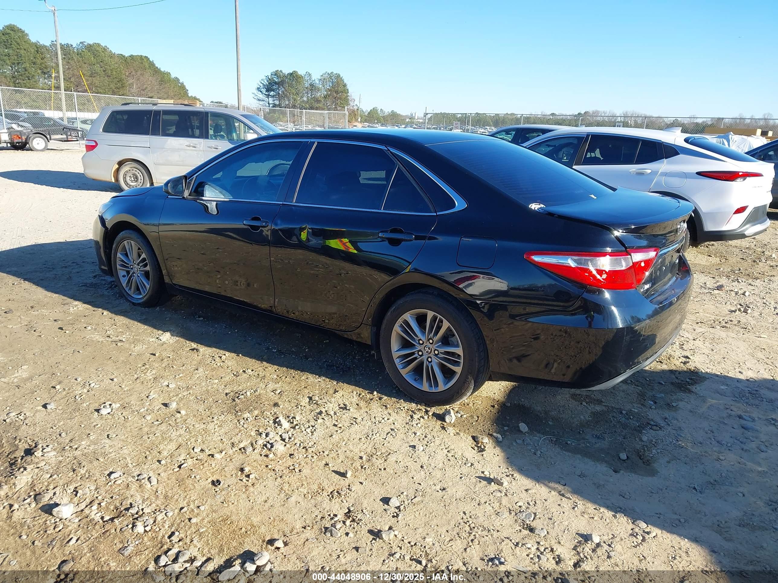 TOYOTA CAMRY image 3