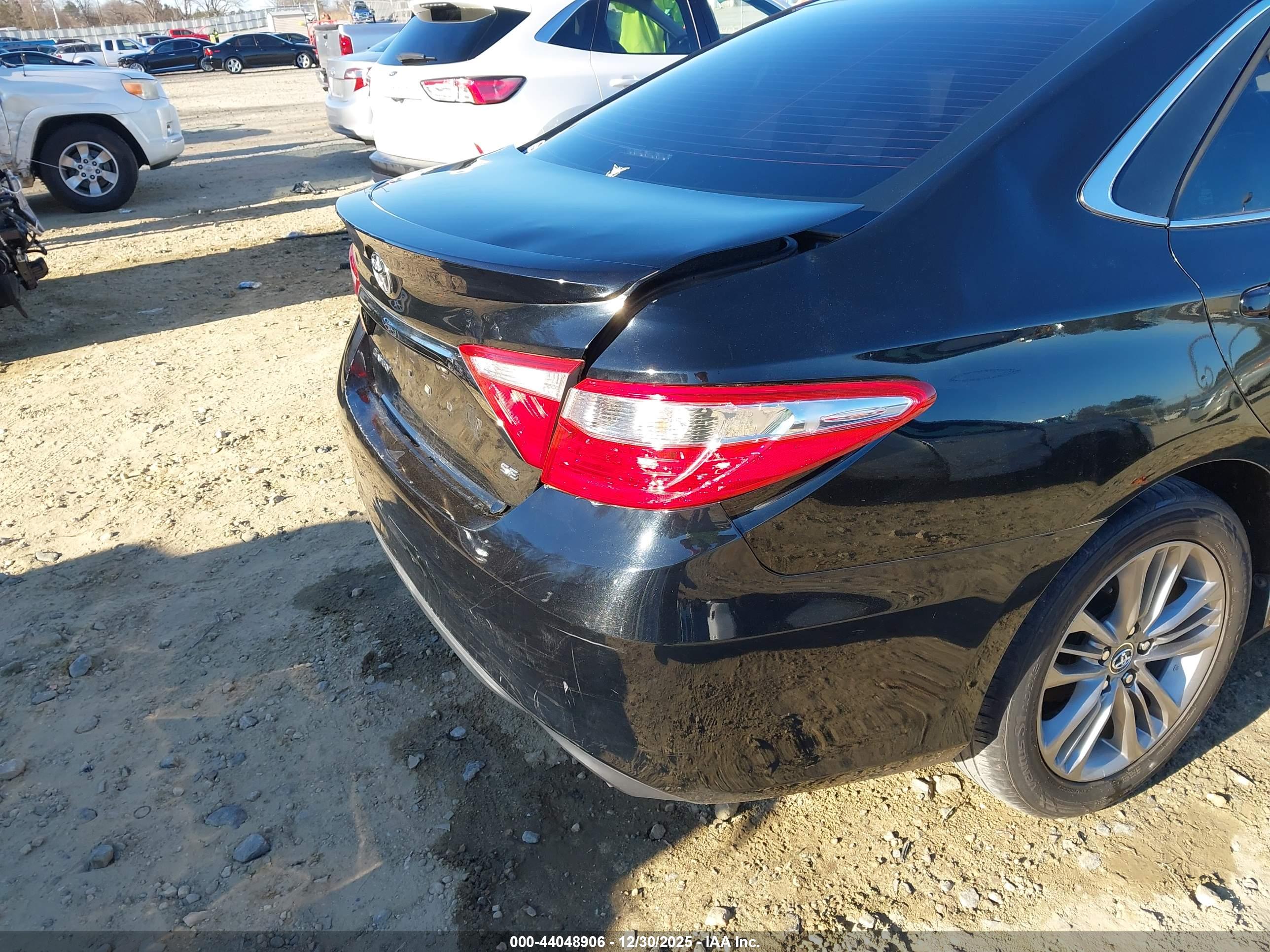 TOYOTA CAMRY image 6