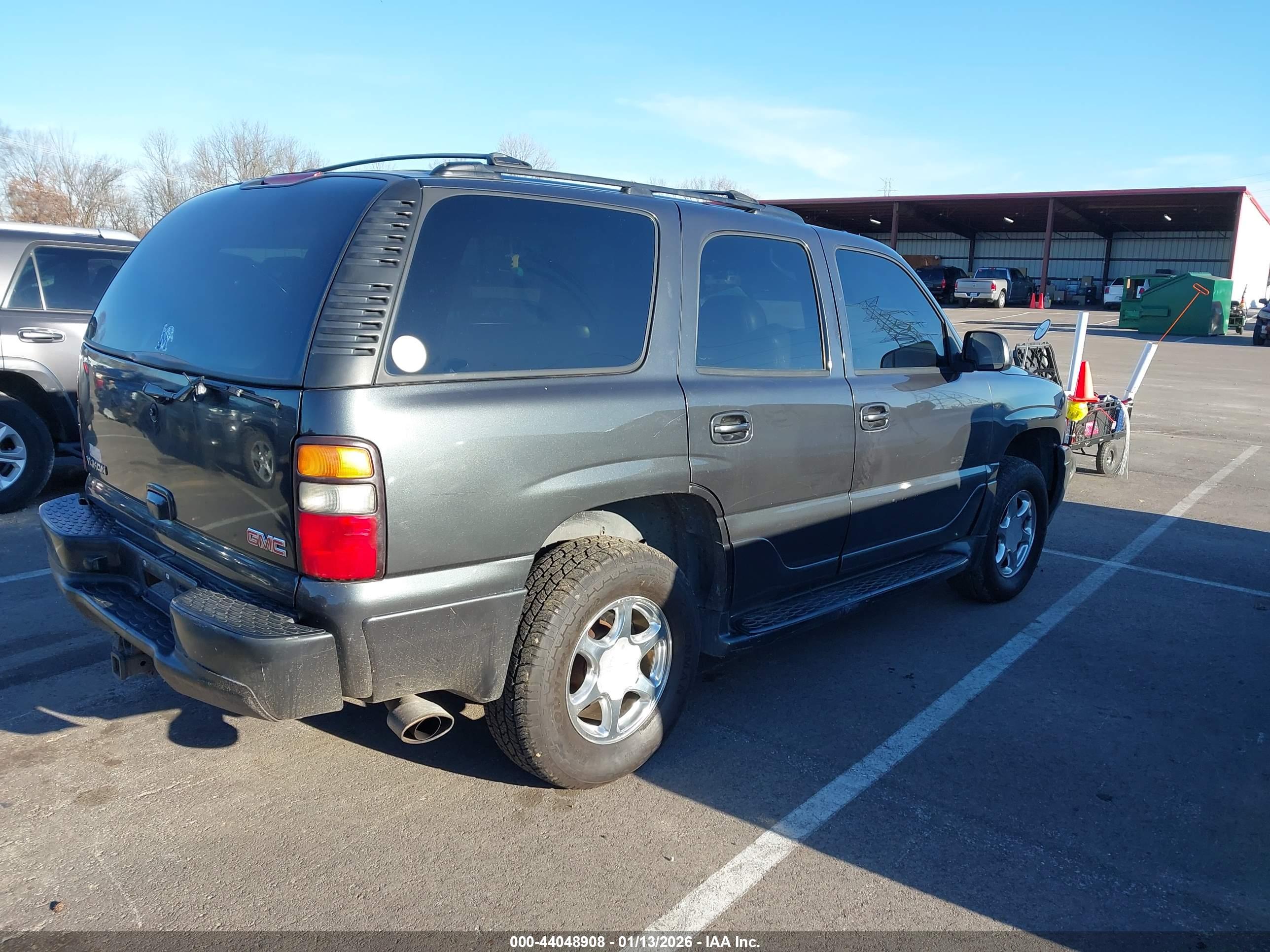GMC YUKON image 4