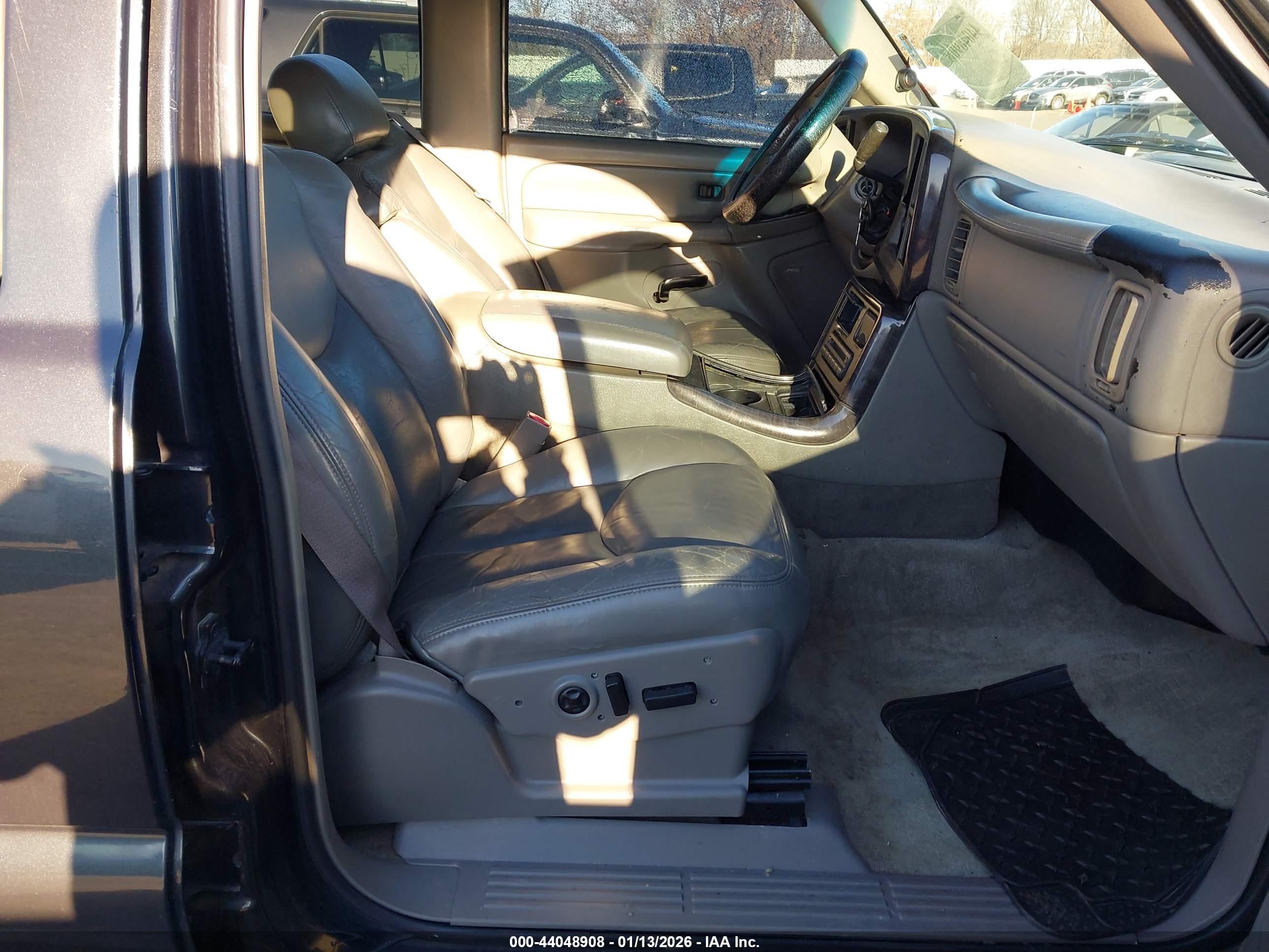 GMC YUKON image 5