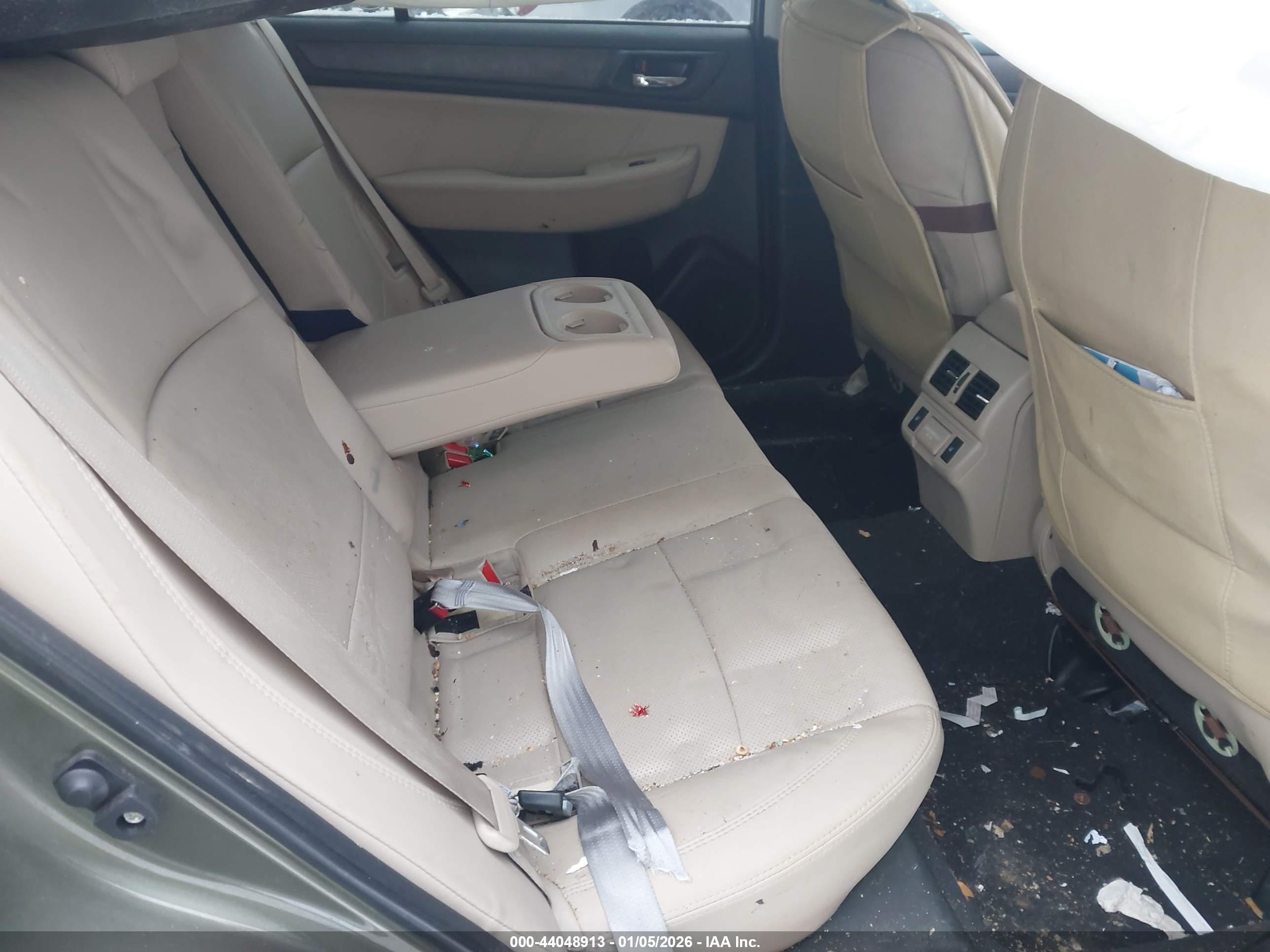 SUBARU OUTBACK image 8