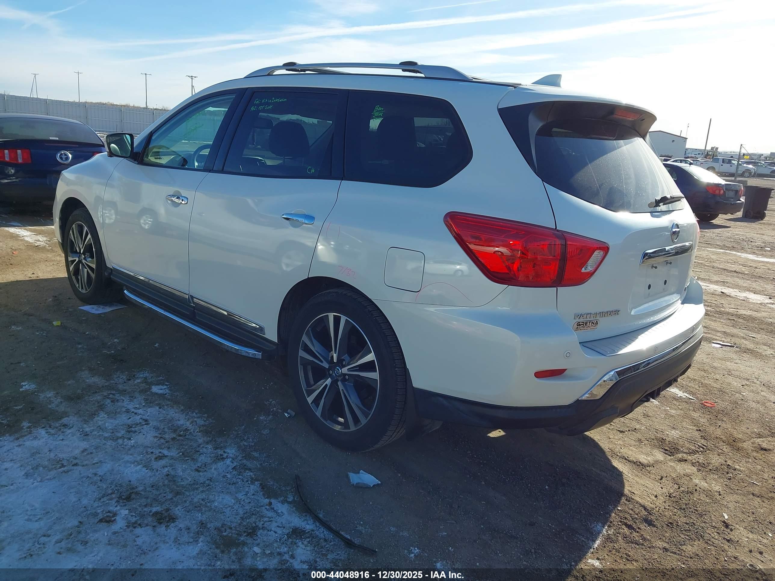 NISSAN PATHFINDER image 3