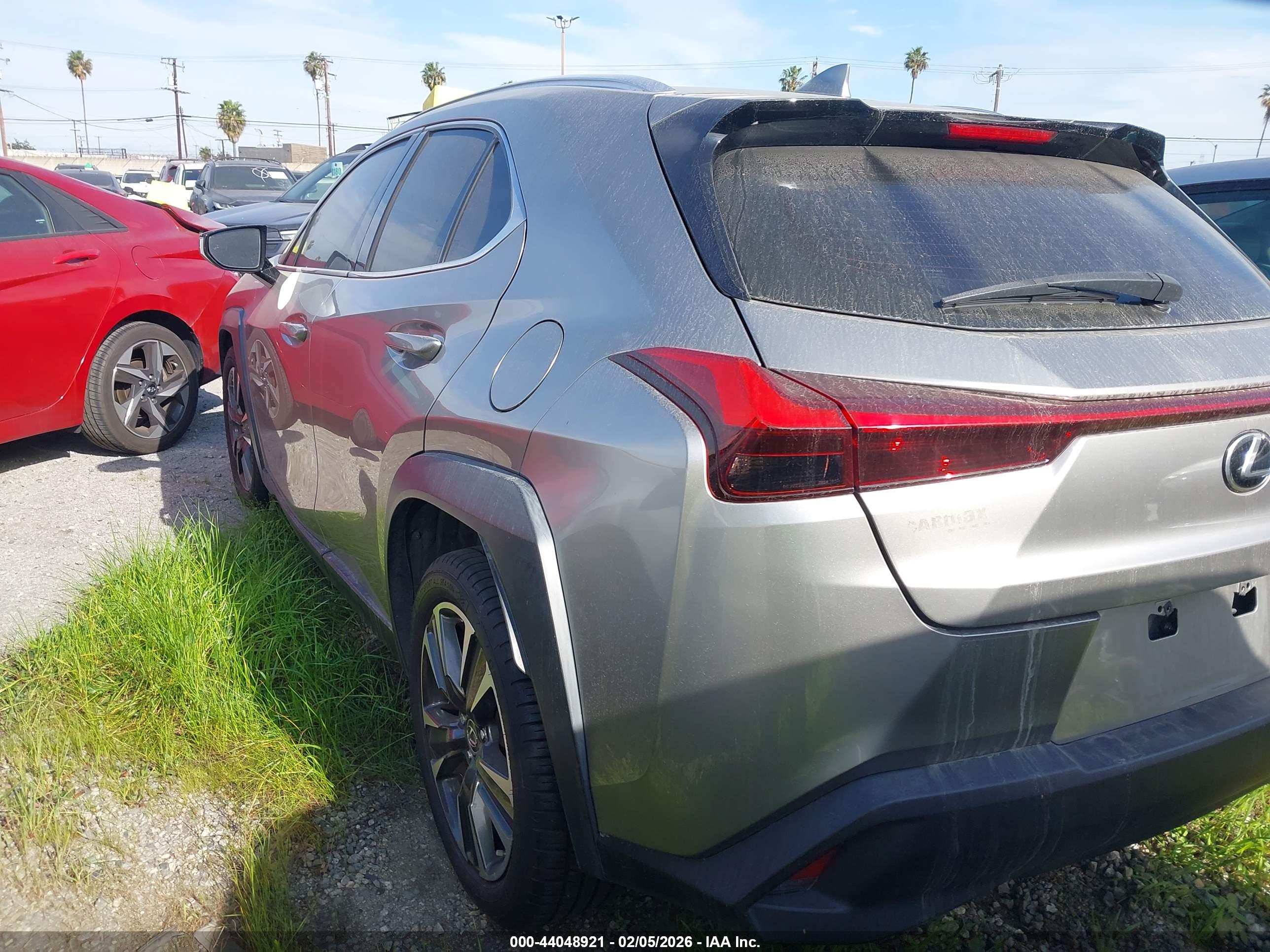 LEXUS UX image 3