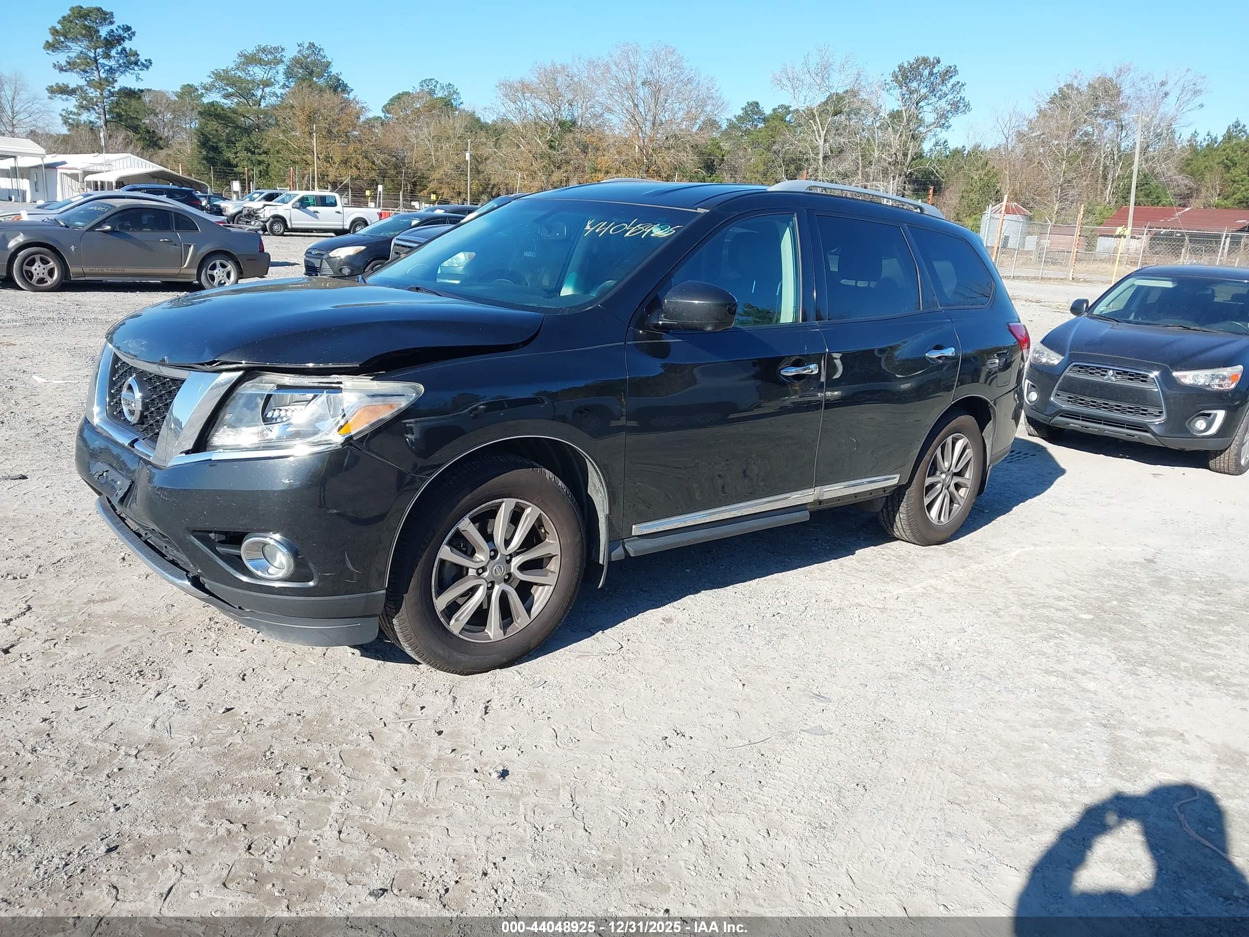 NISSAN PATHFINDER image 2