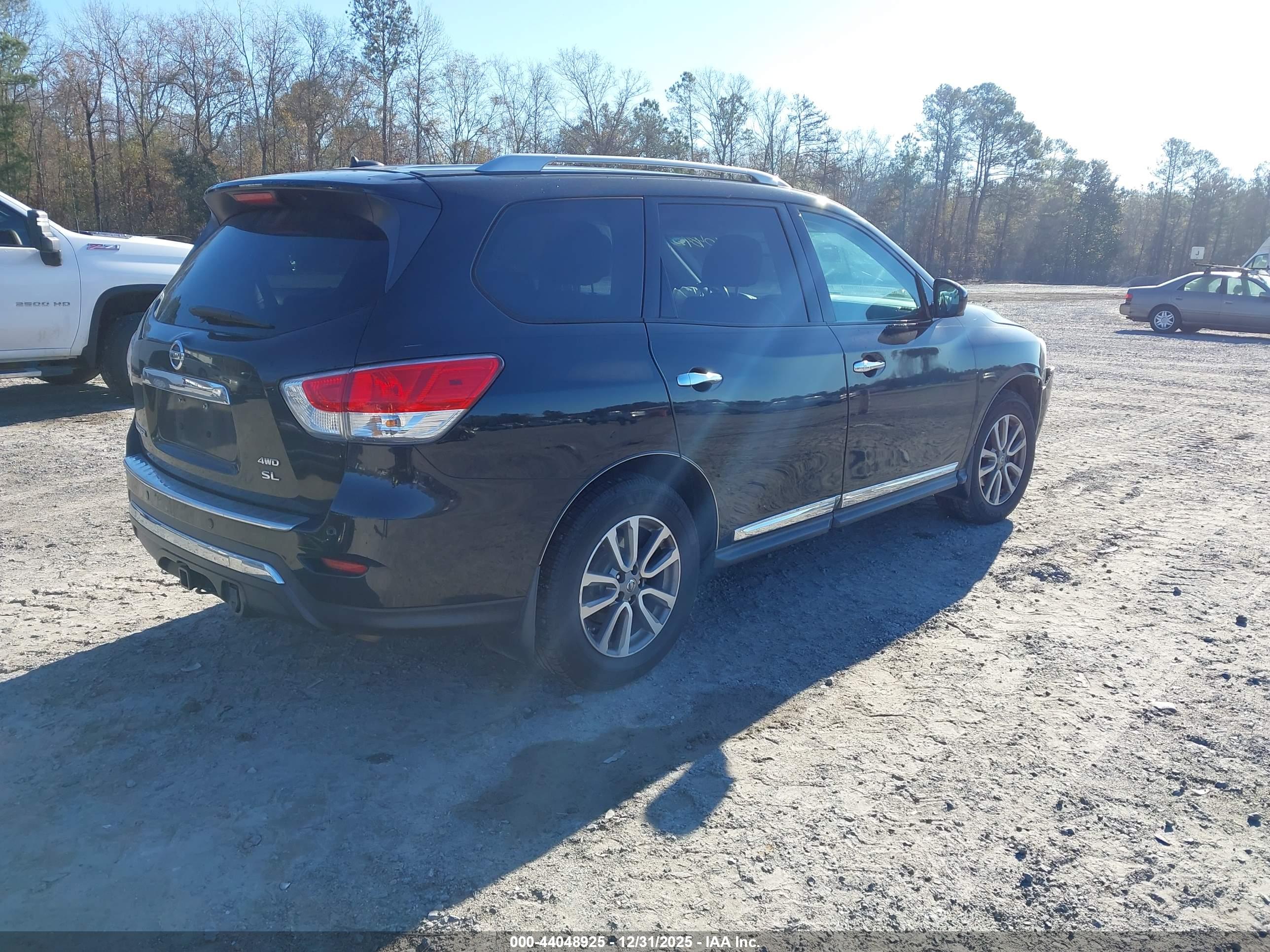 NISSAN PATHFINDER image 4