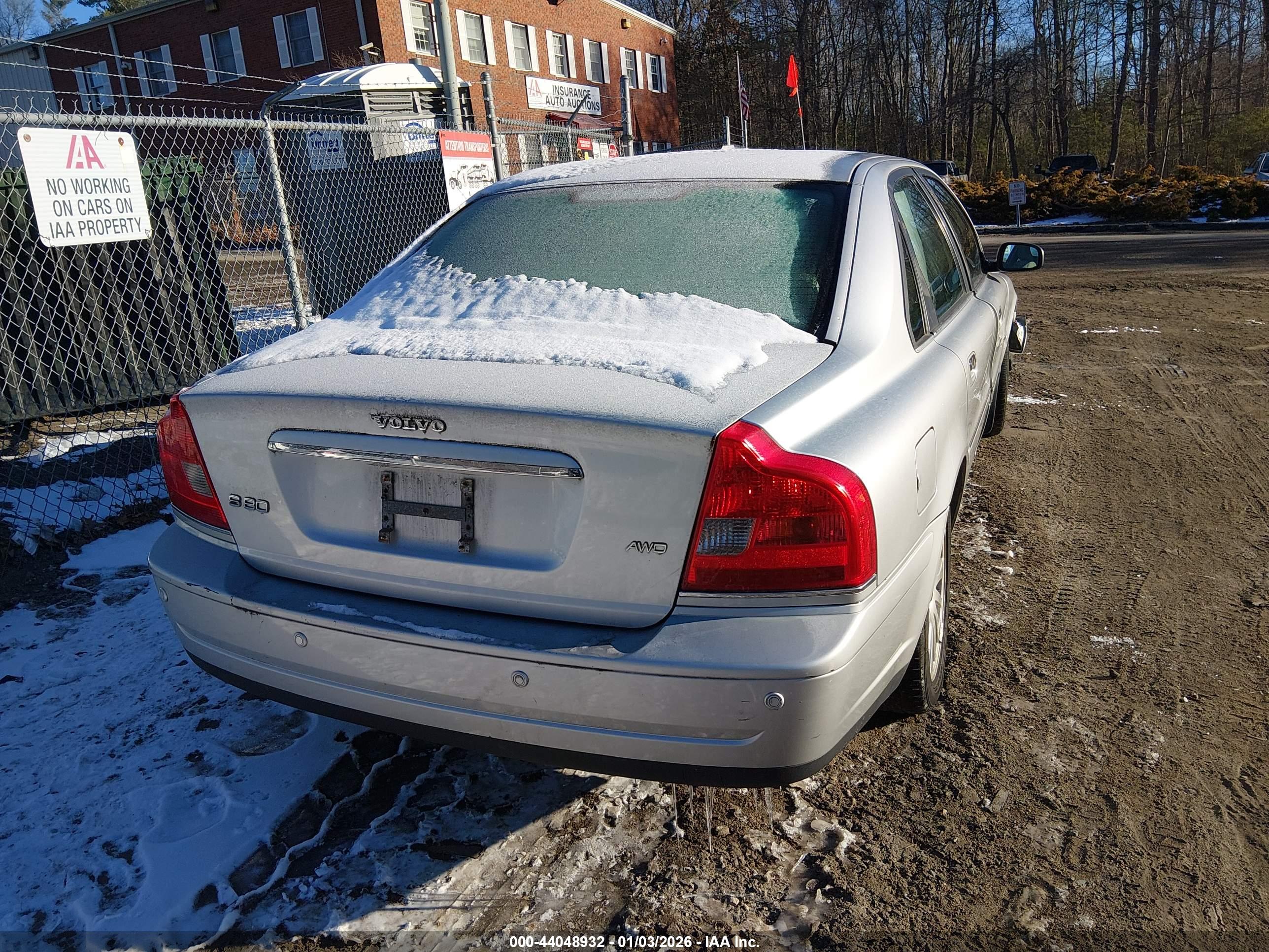 VOLVO S80 image 4