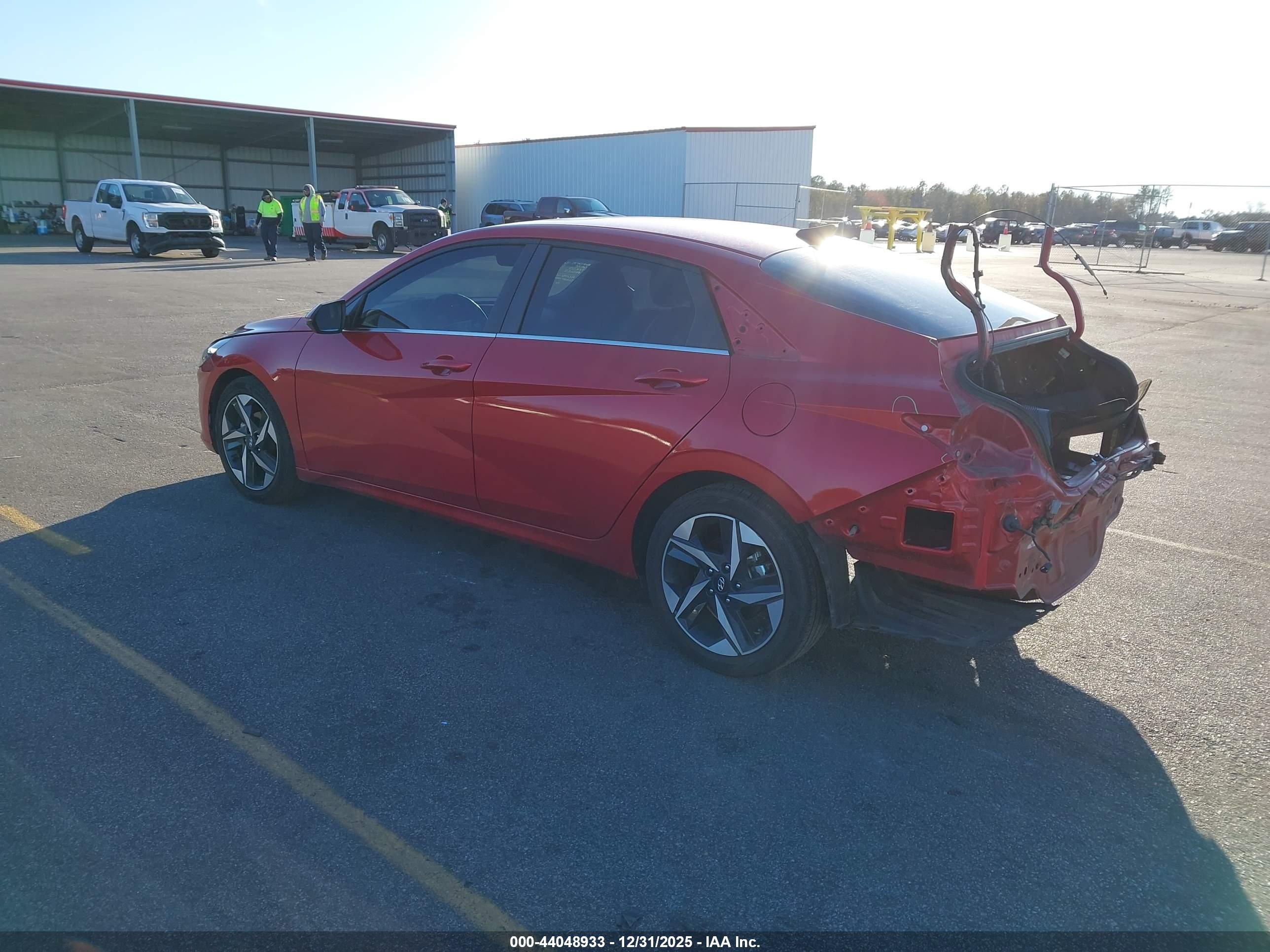 HYUNDAI ELANTRA image 3