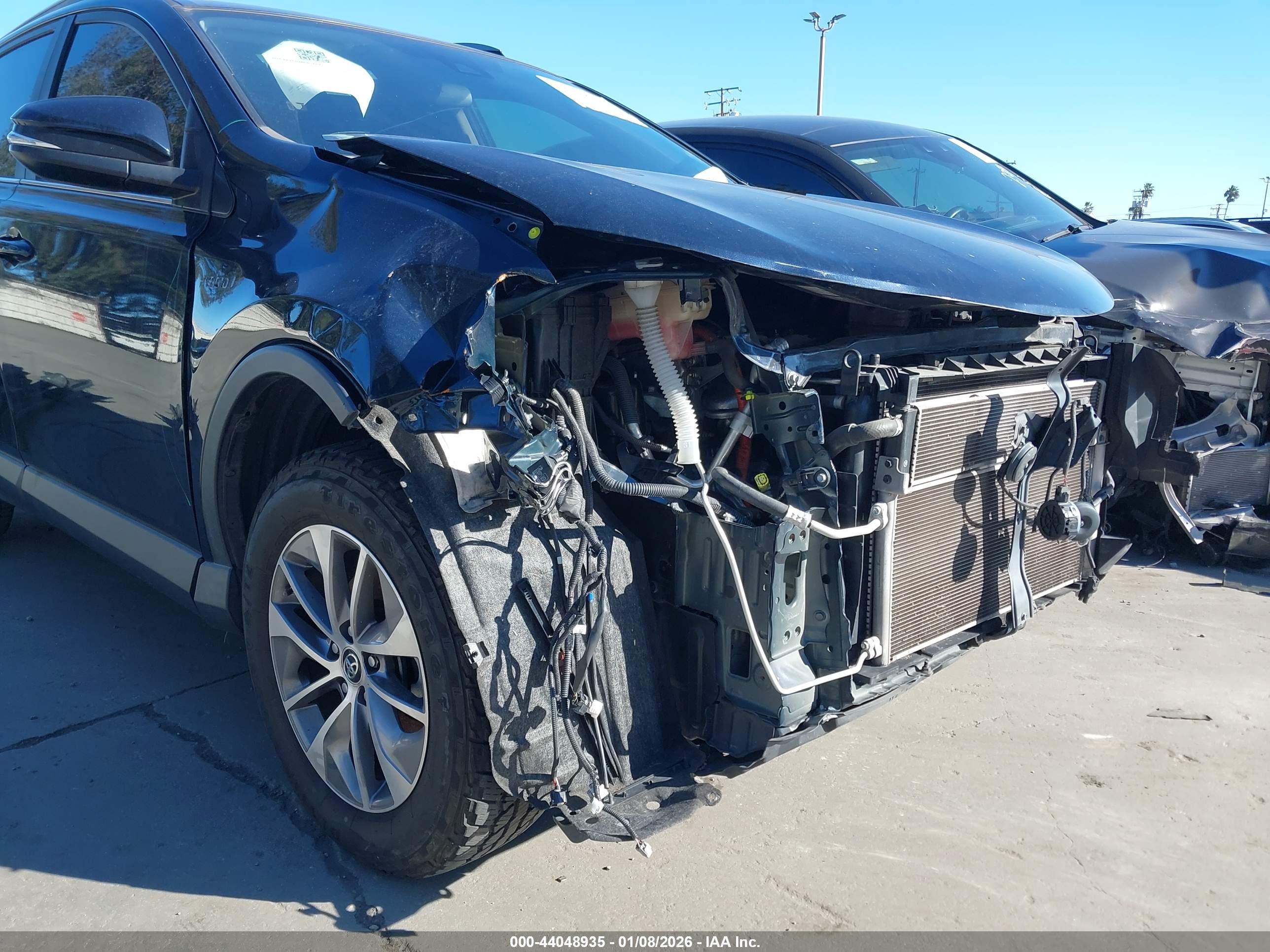 TOYOTA RAV4 image 6