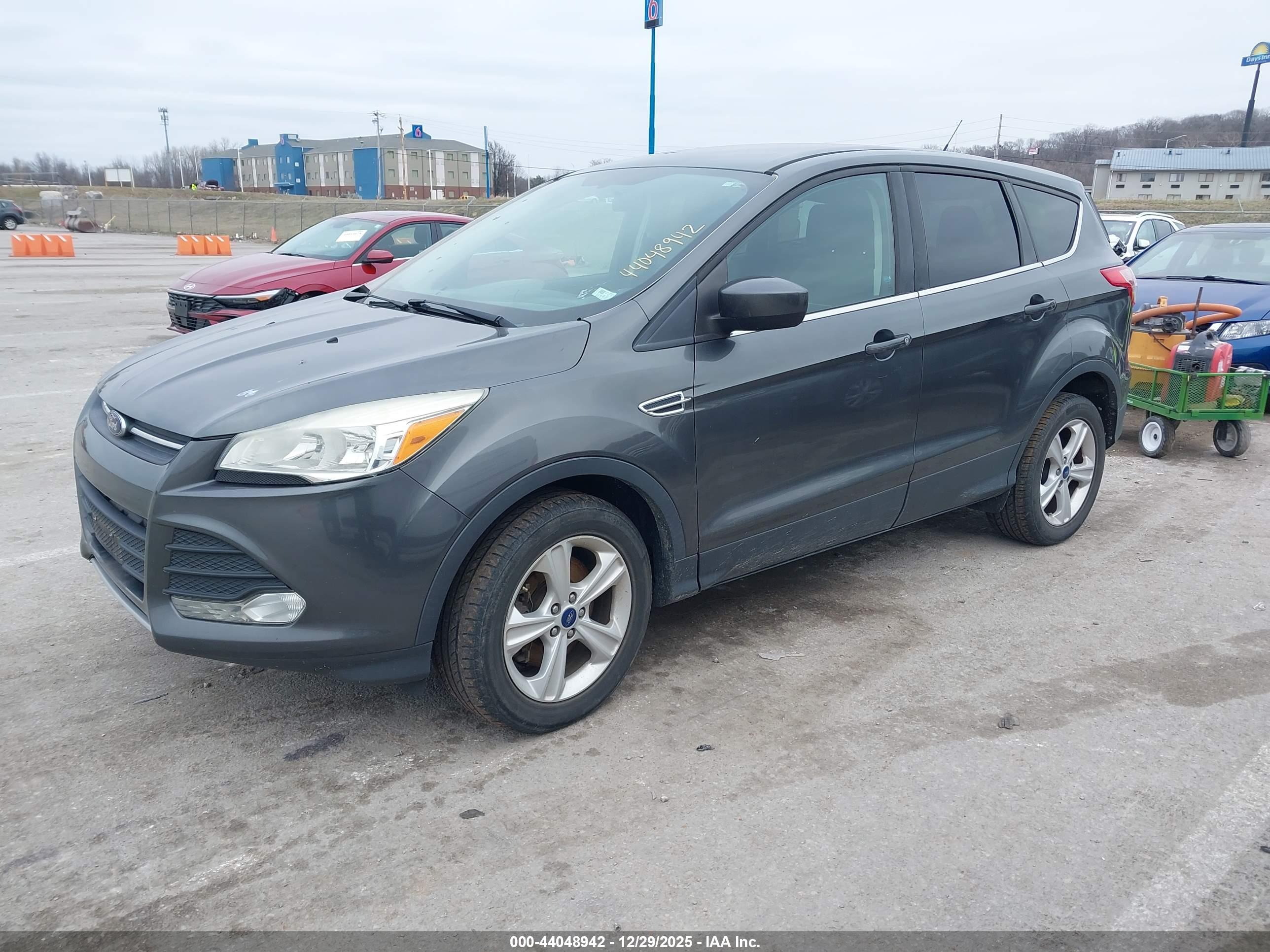 FORD ESCAPE image 2