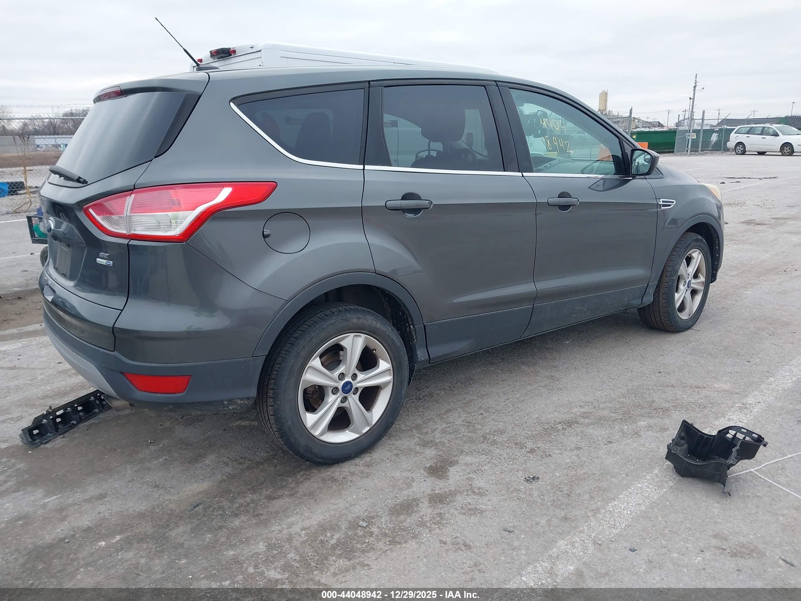 FORD ESCAPE image 4