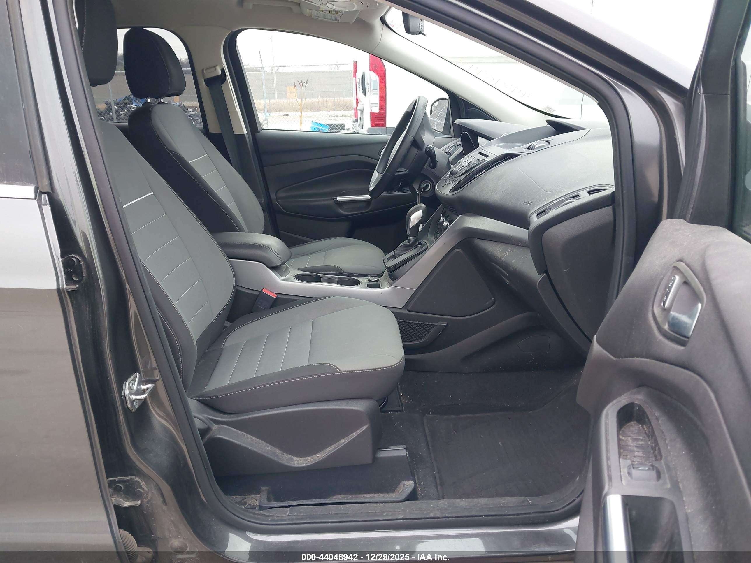 FORD ESCAPE image 5