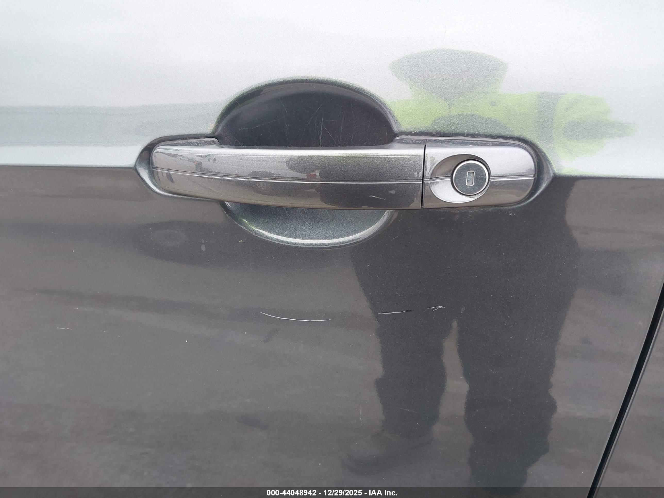 FORD ESCAPE image 6