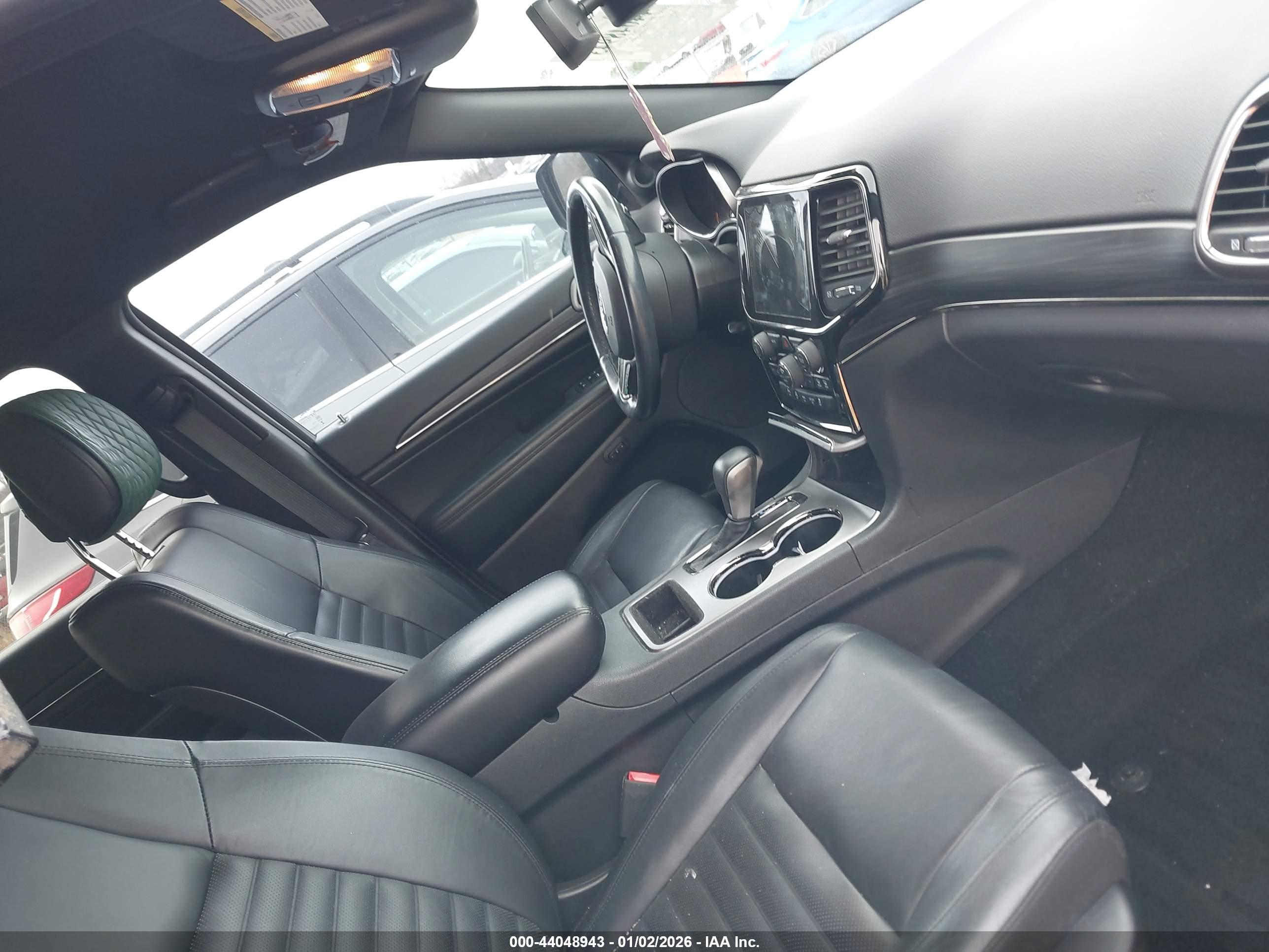 JEEP GRAND image 5