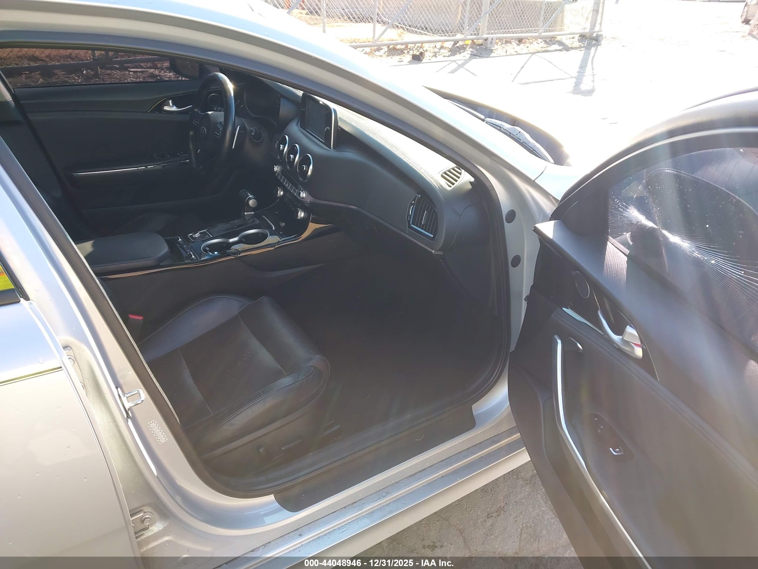 KIA STINGER image 5