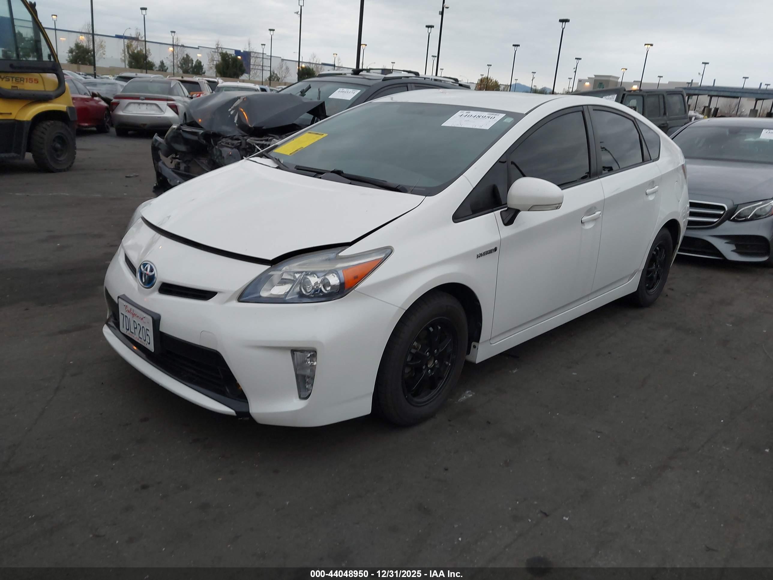 TOYOTA PRIUS image 2