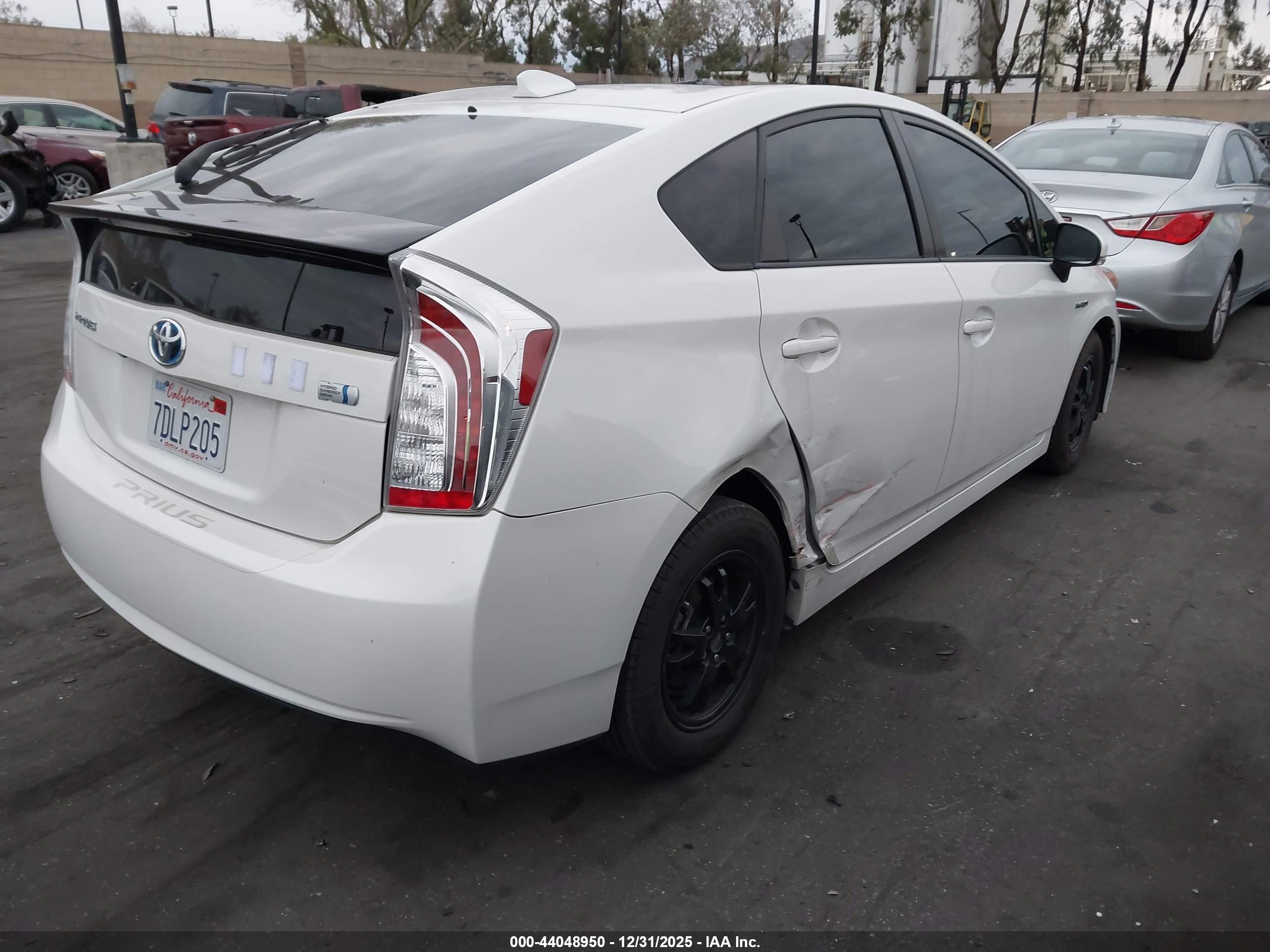 TOYOTA PRIUS image 4