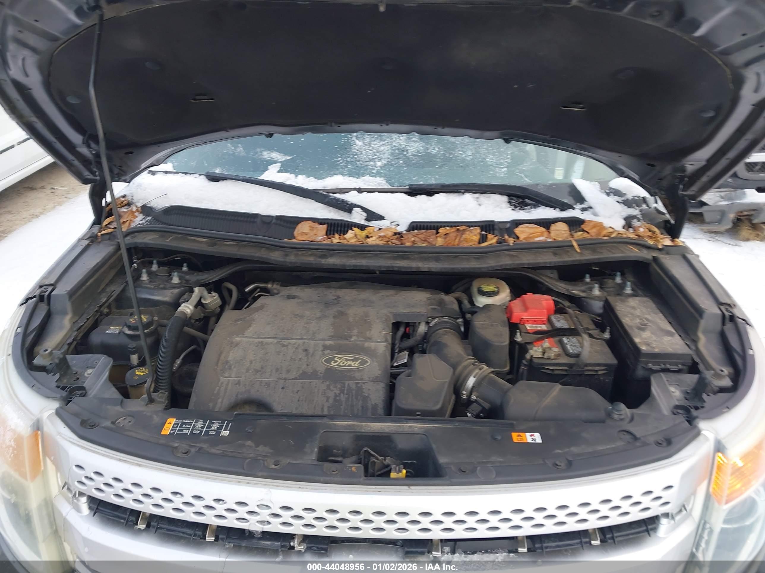 FORD EXPLORER image 10