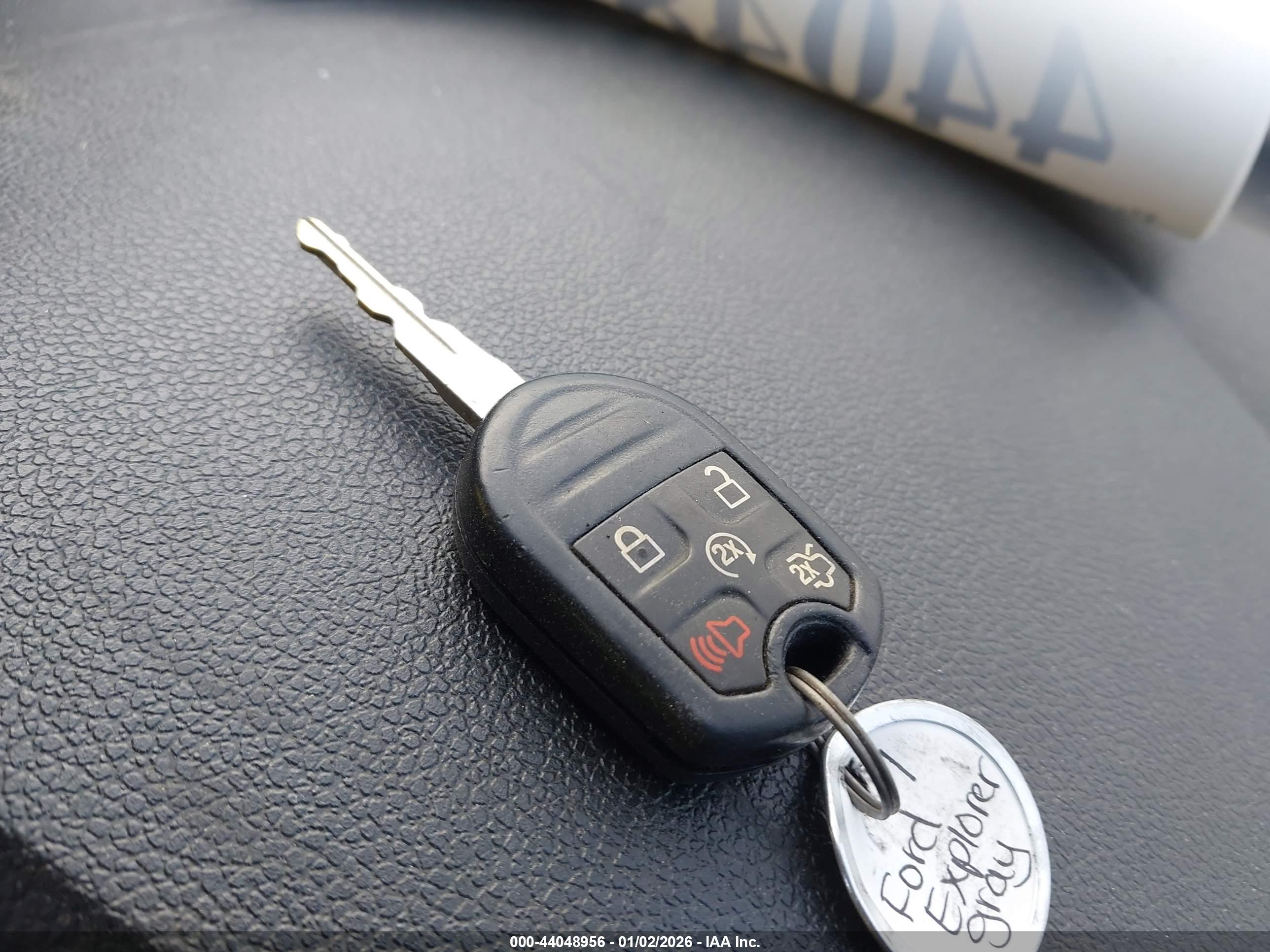 FORD EXPLORER image 11