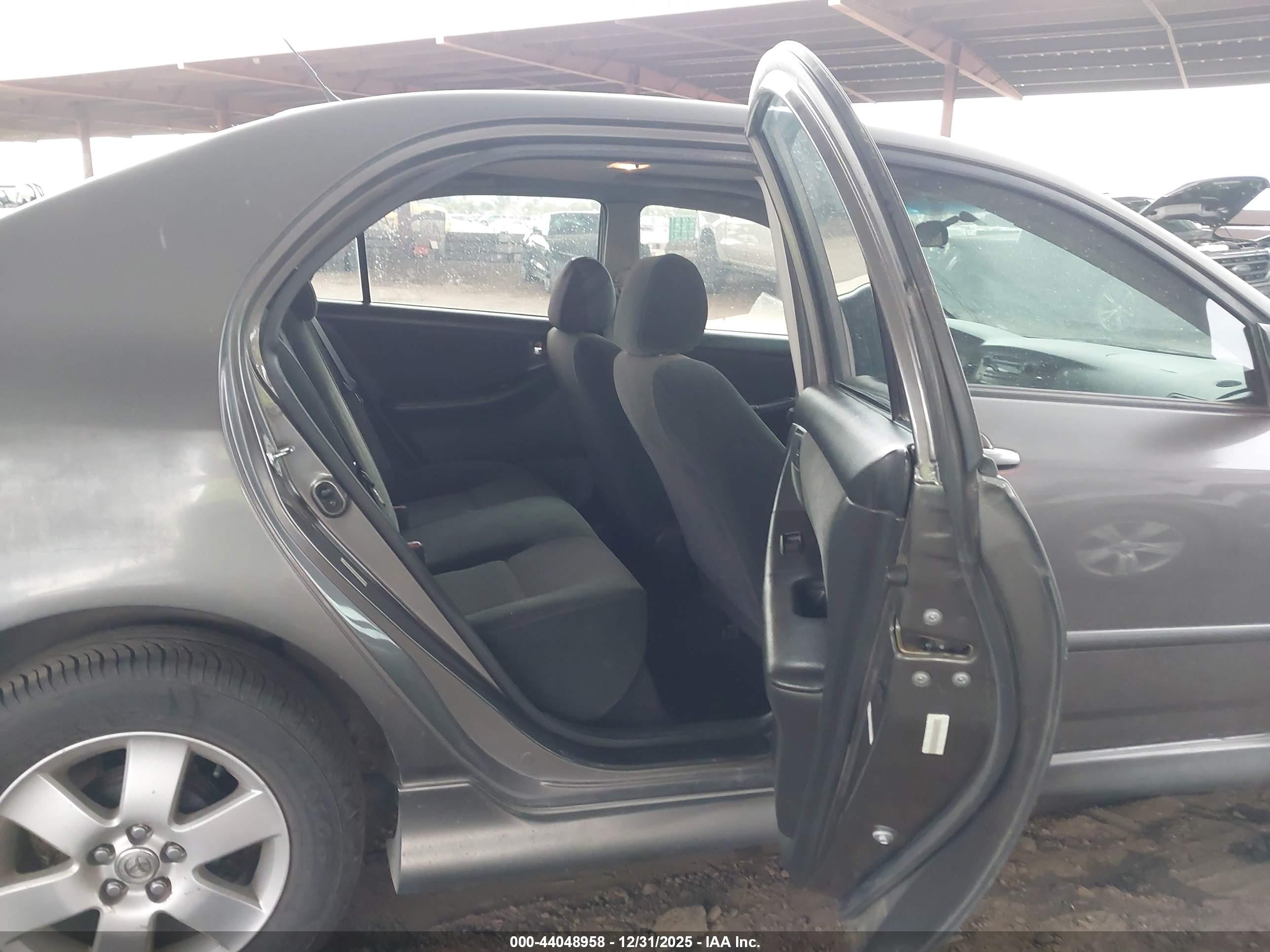 TOYOTA COROLLA image 8
