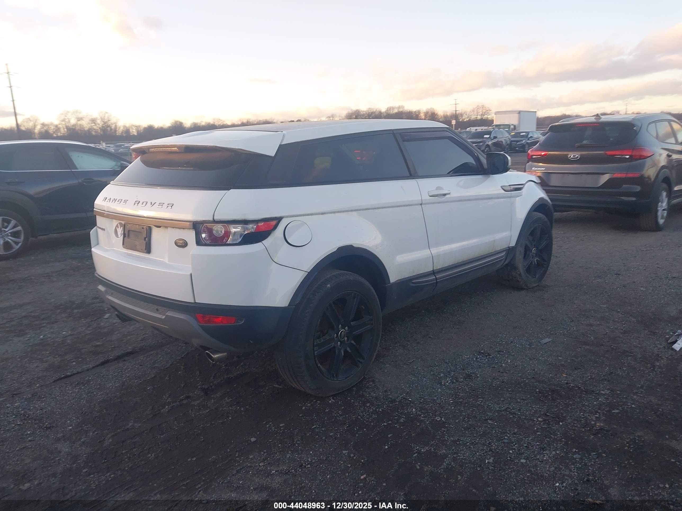 LAND ROVER image 4