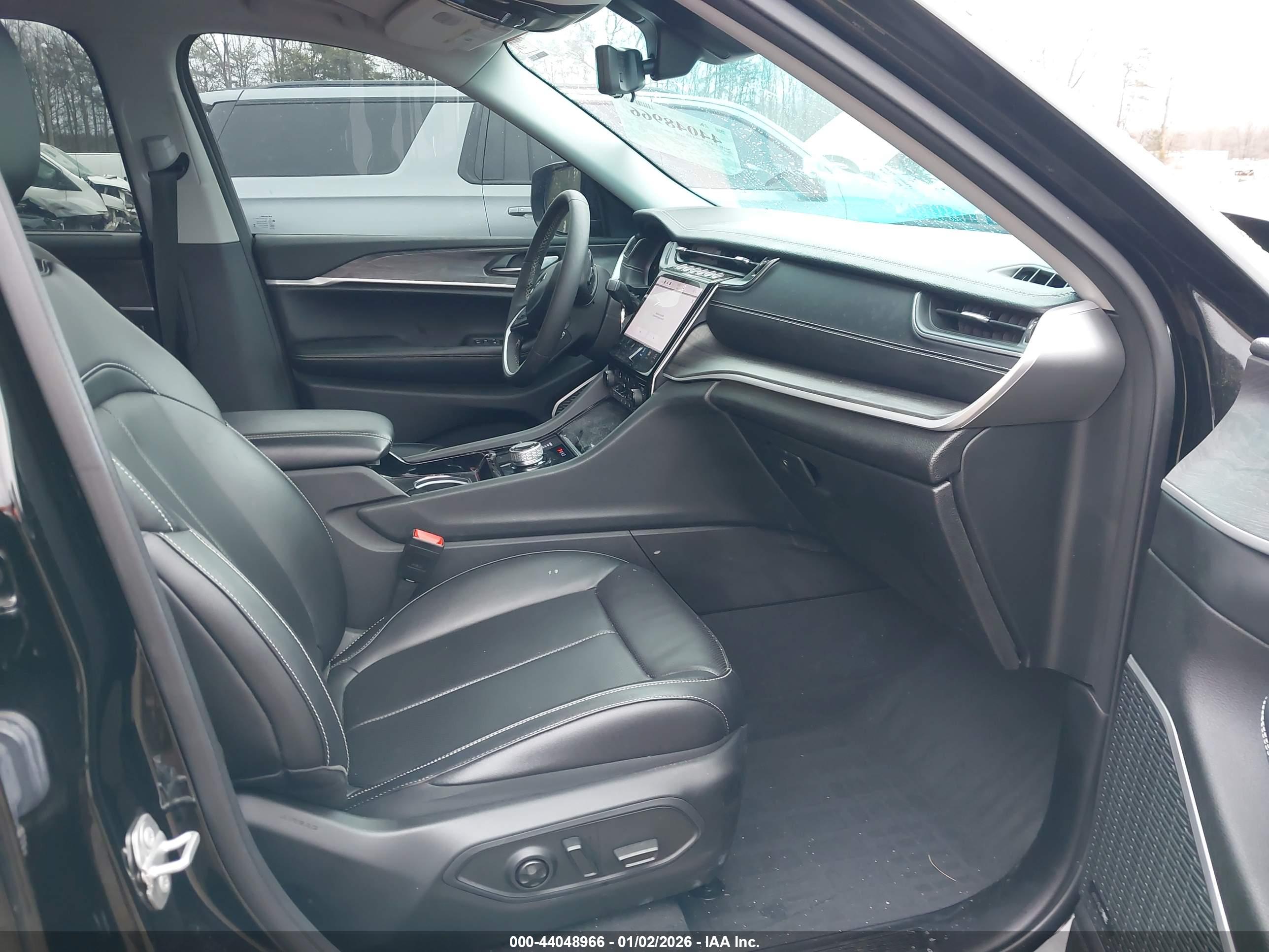 JEEP GRAND image 5