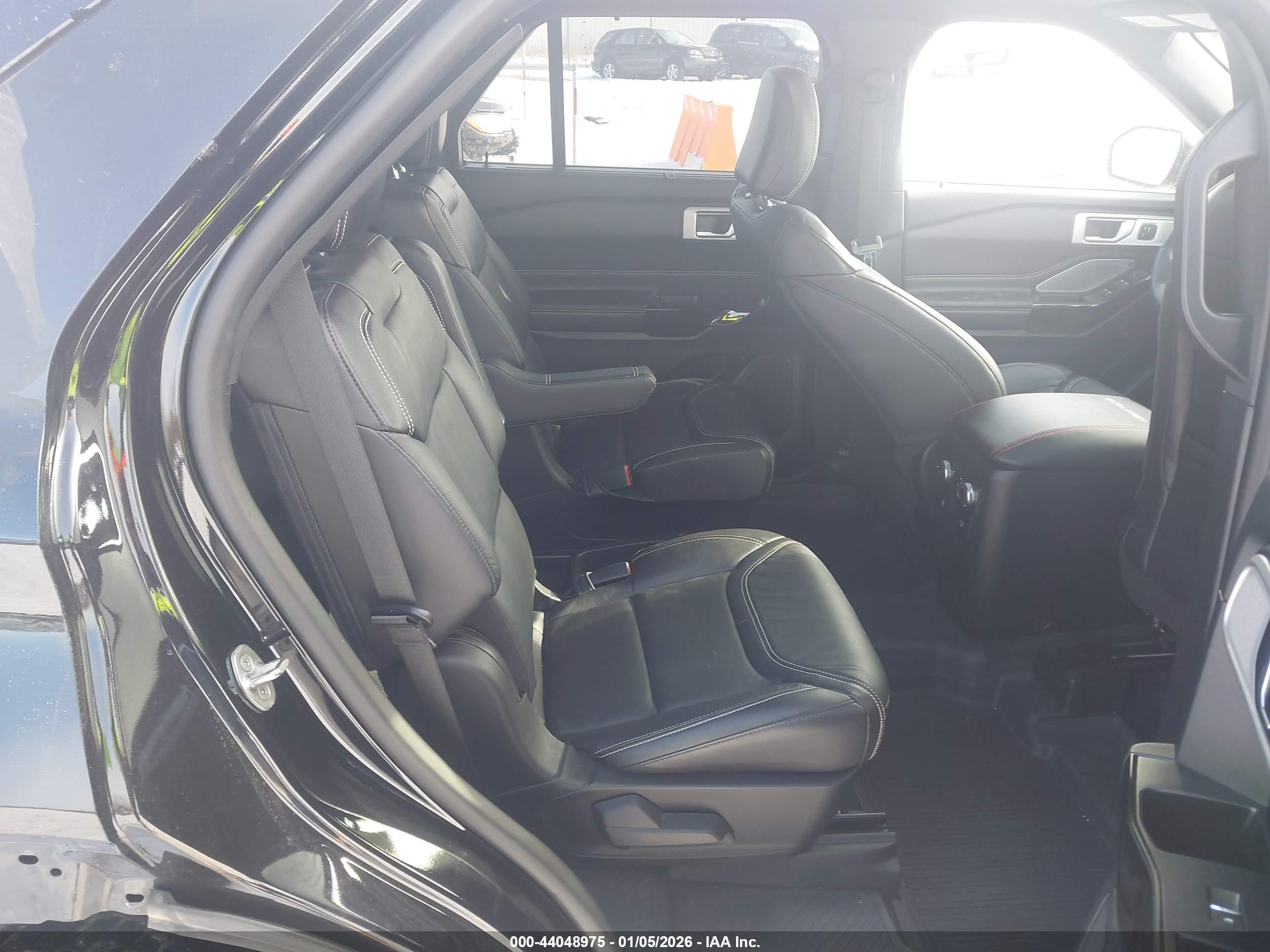 FORD EXPLORER image 8