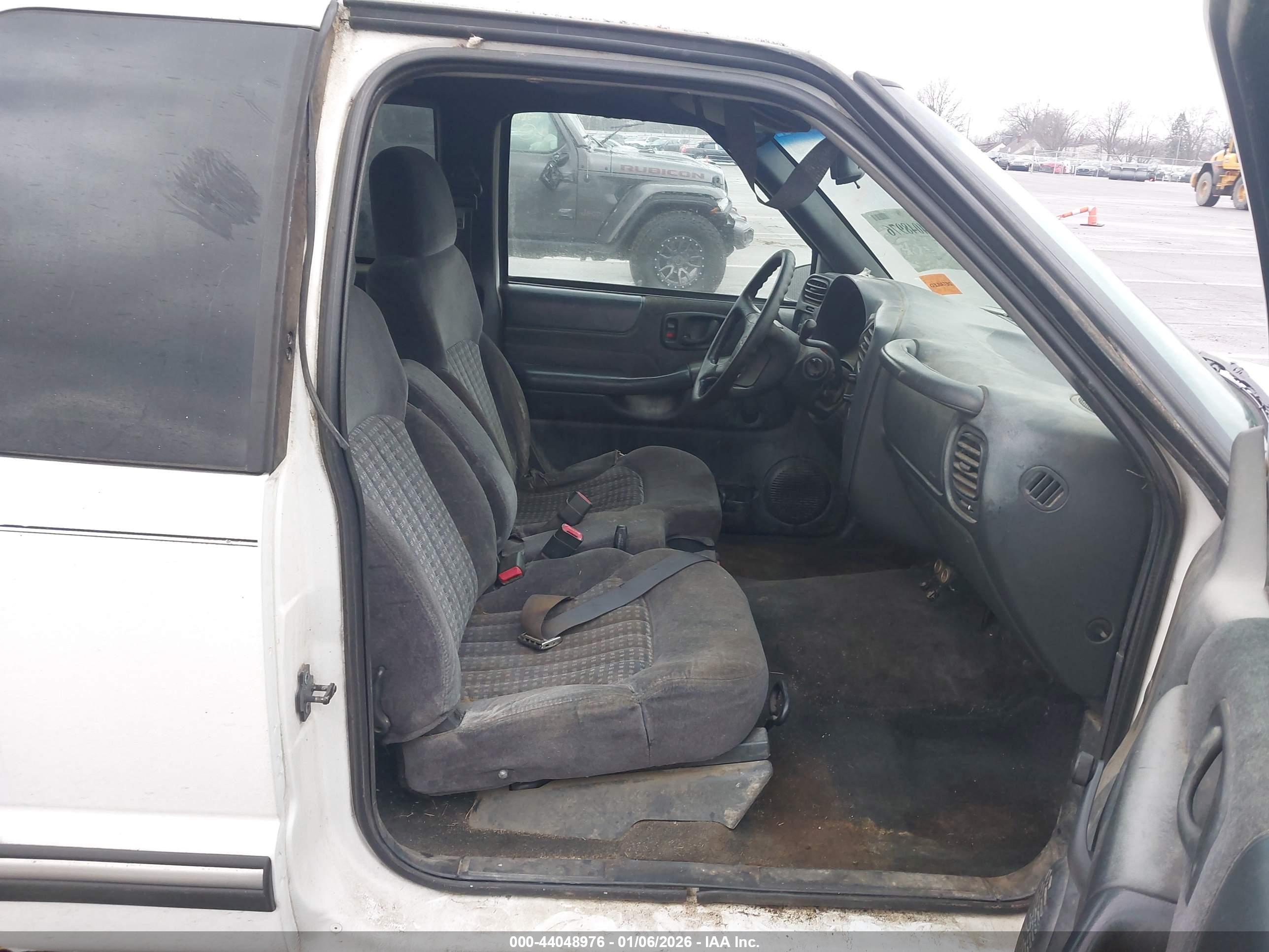 CHEVROLET S-10 image 5
