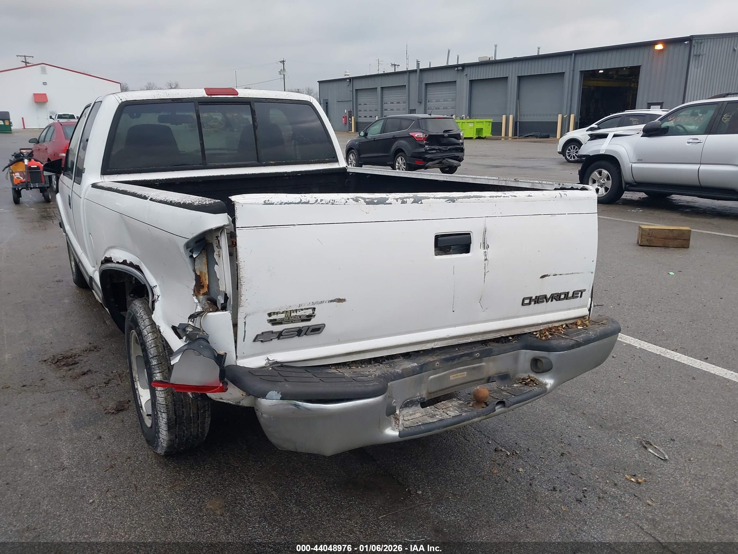 CHEVROLET S-10 image 6