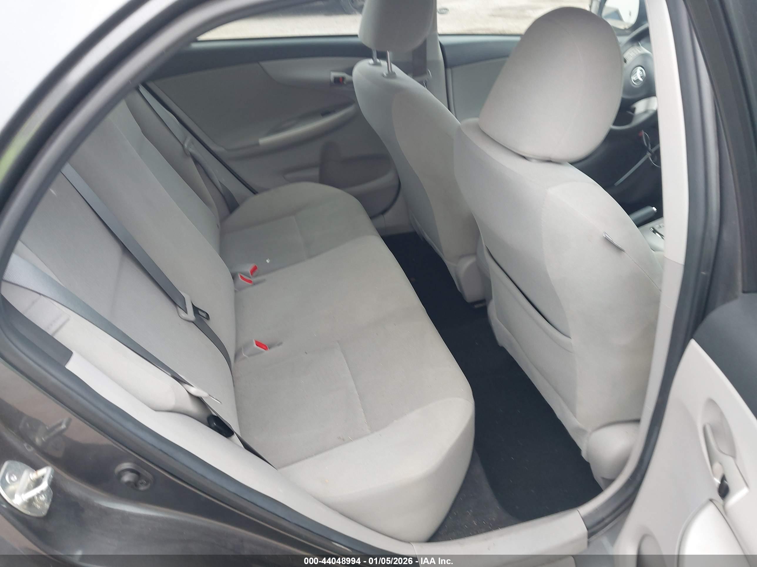 TOYOTA COROLLA image 8