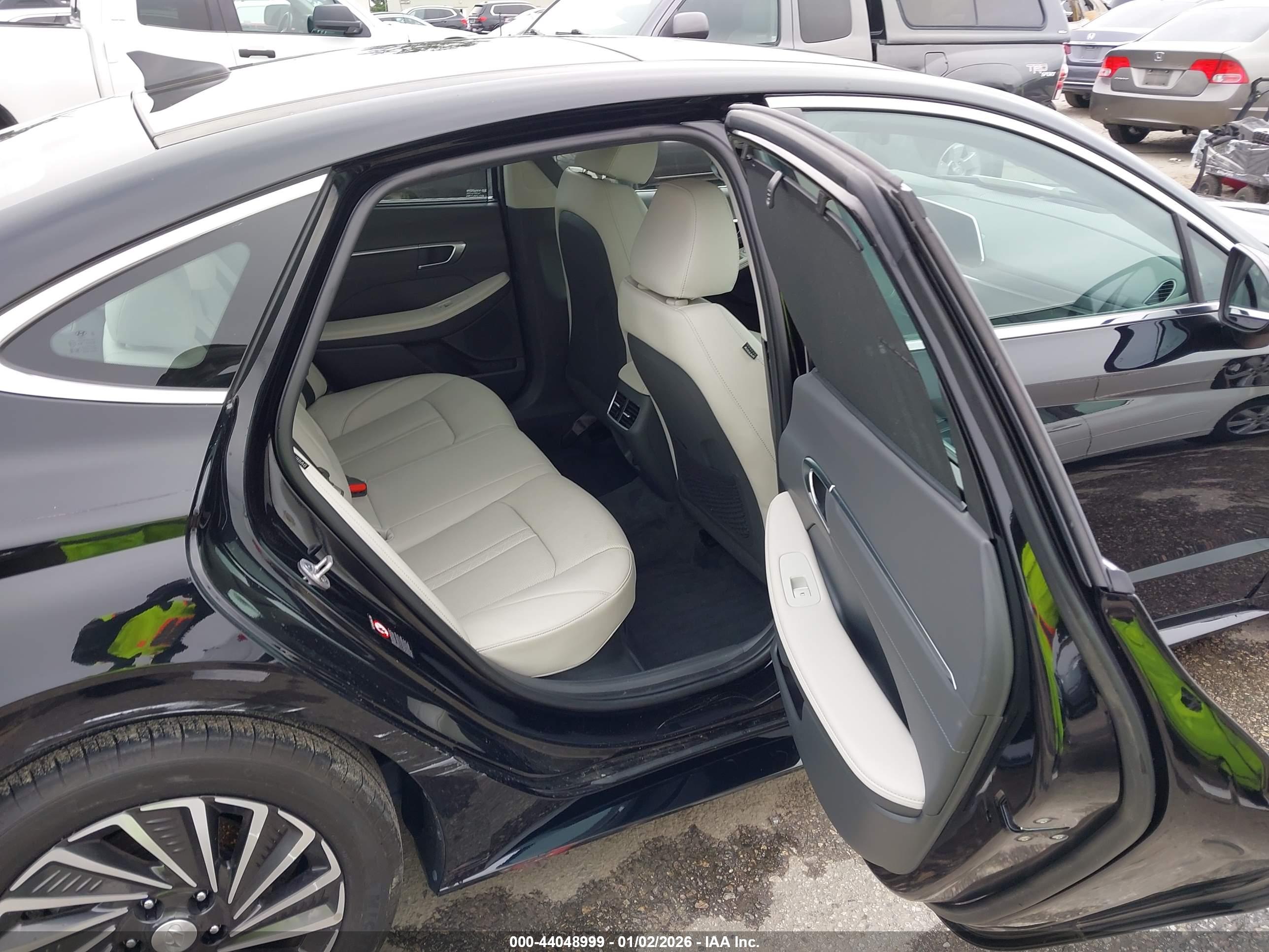 HYUNDAI SONATA image 8