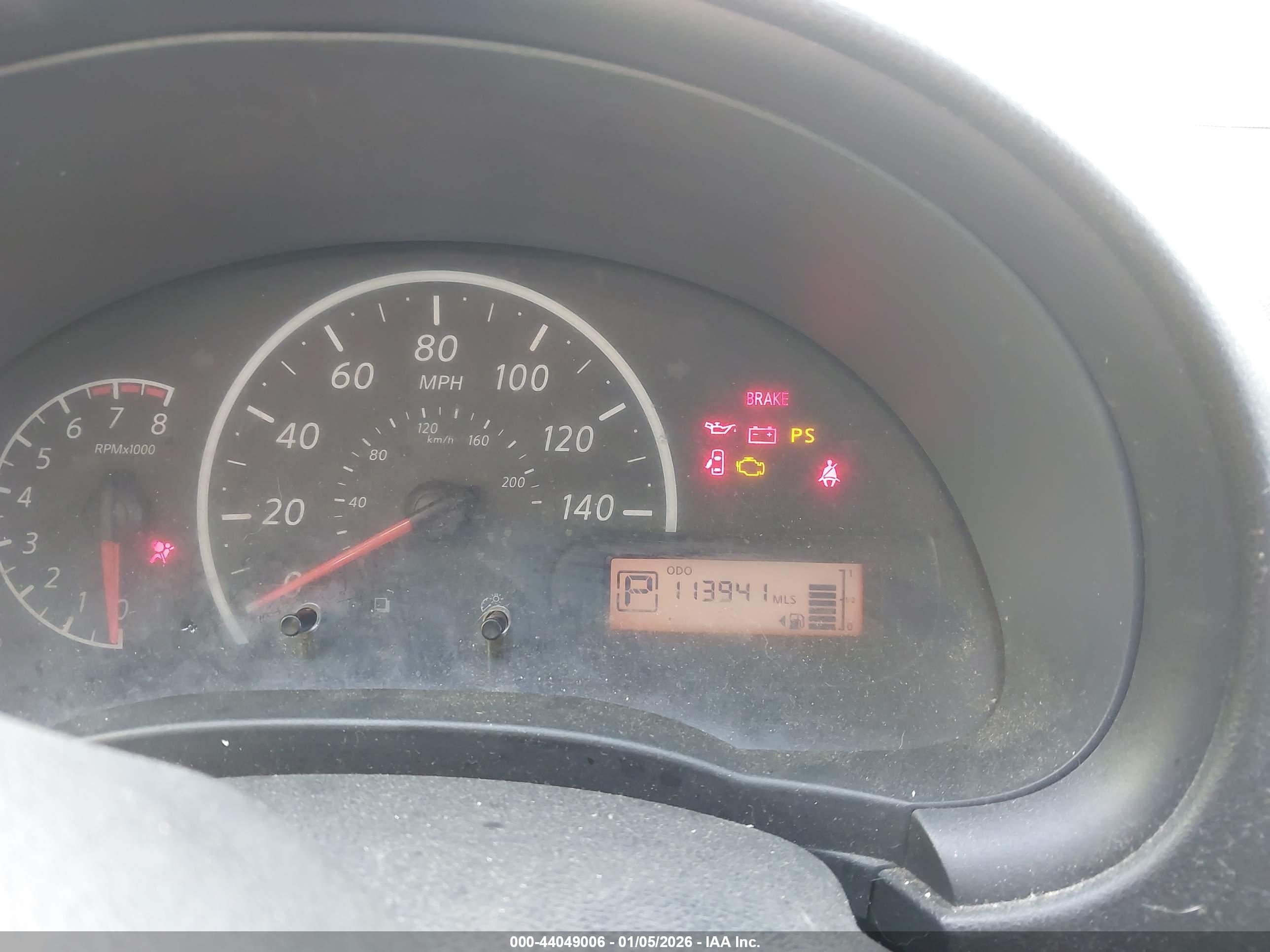 NISSAN VERSA image 7