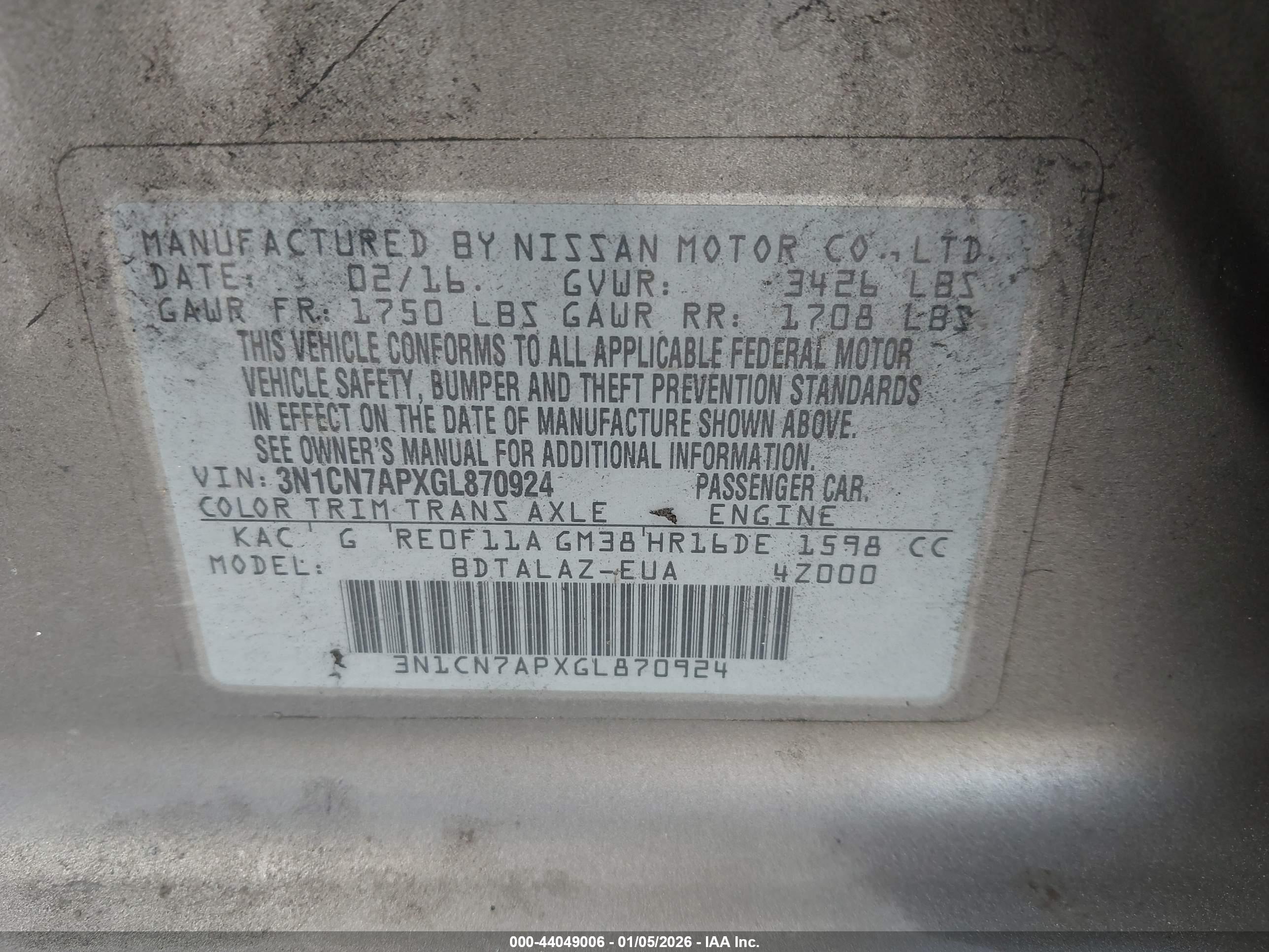 NISSAN VERSA image 9