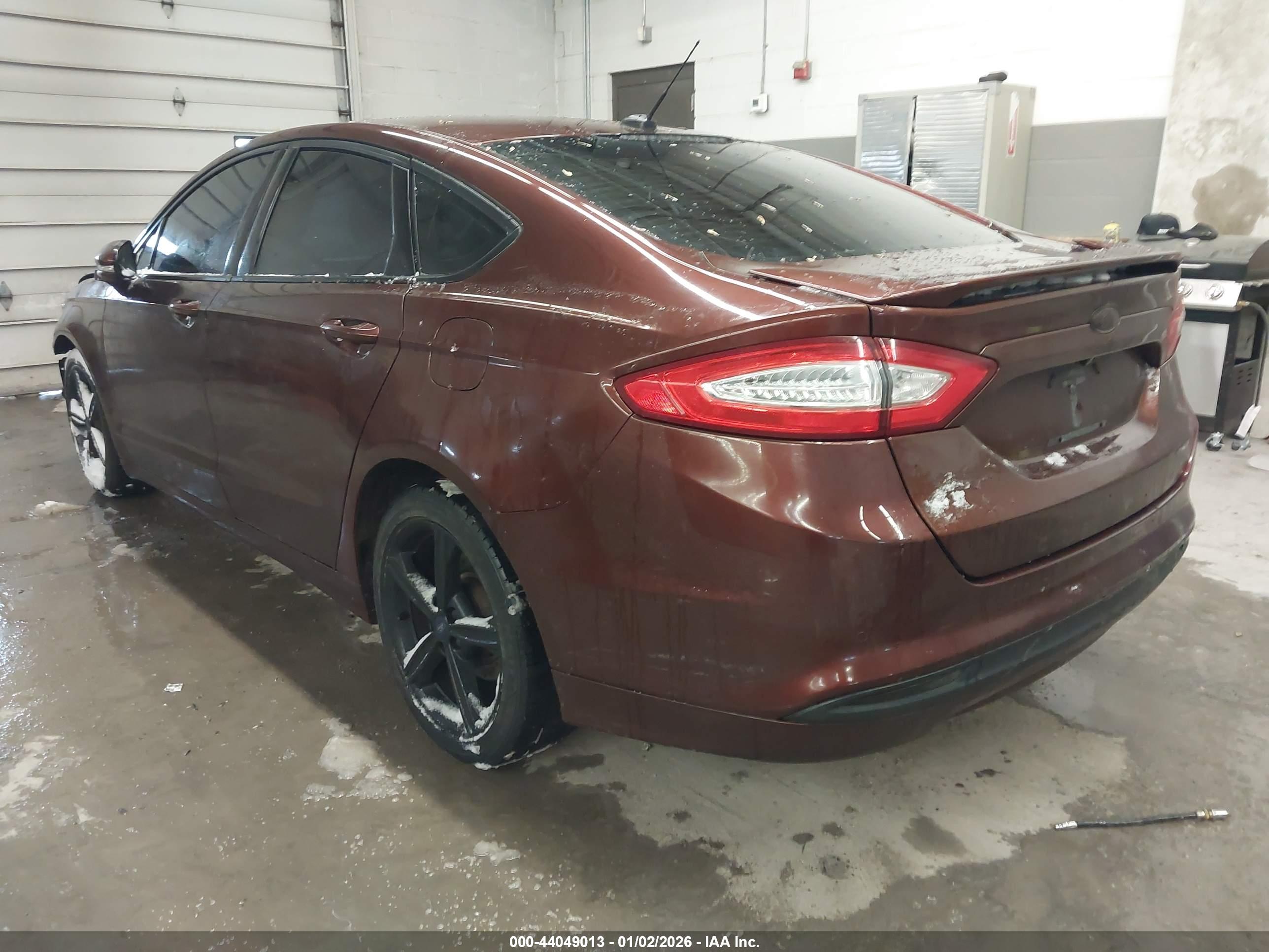 FORD FUSION image 3