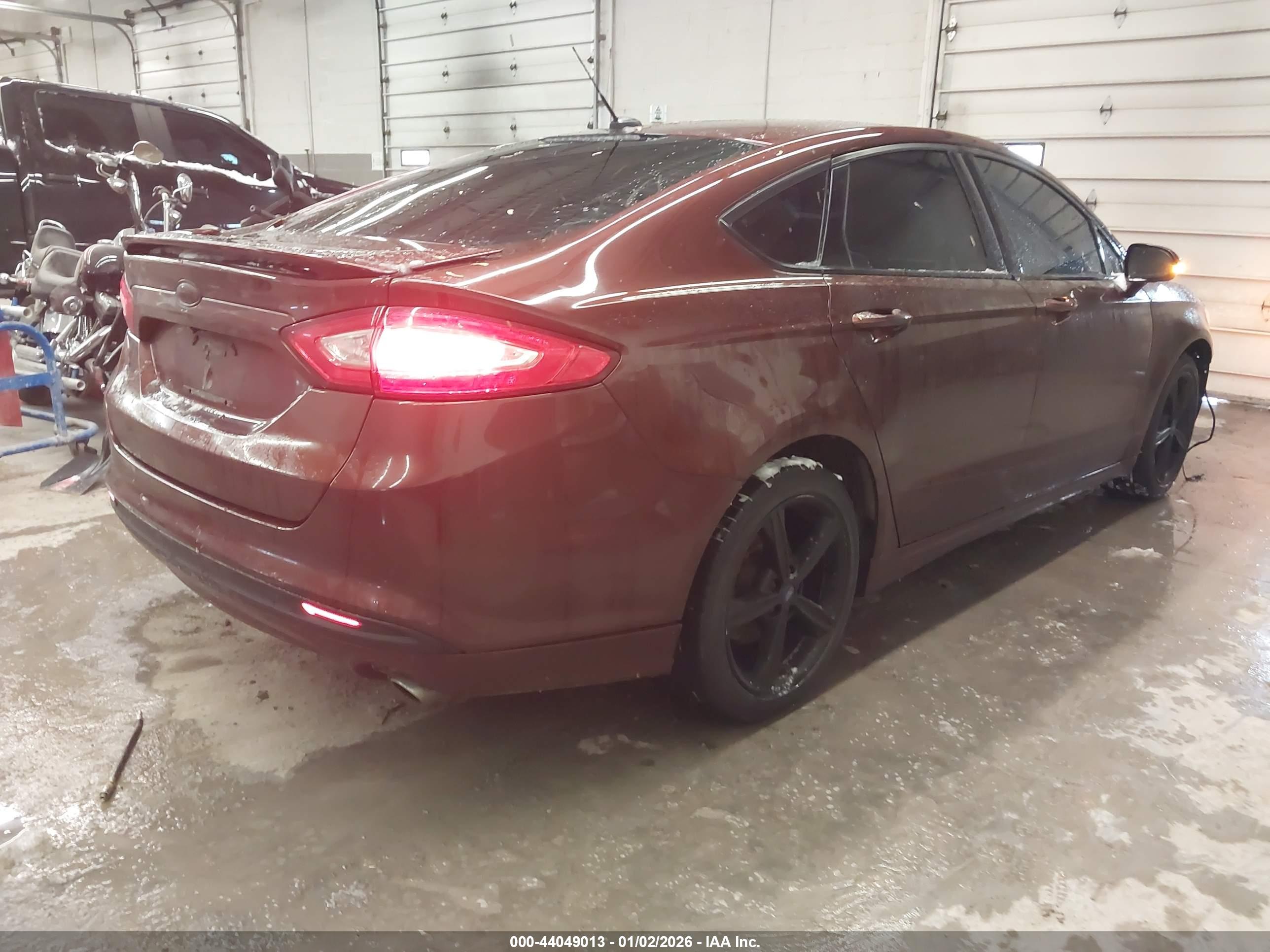FORD FUSION image 4