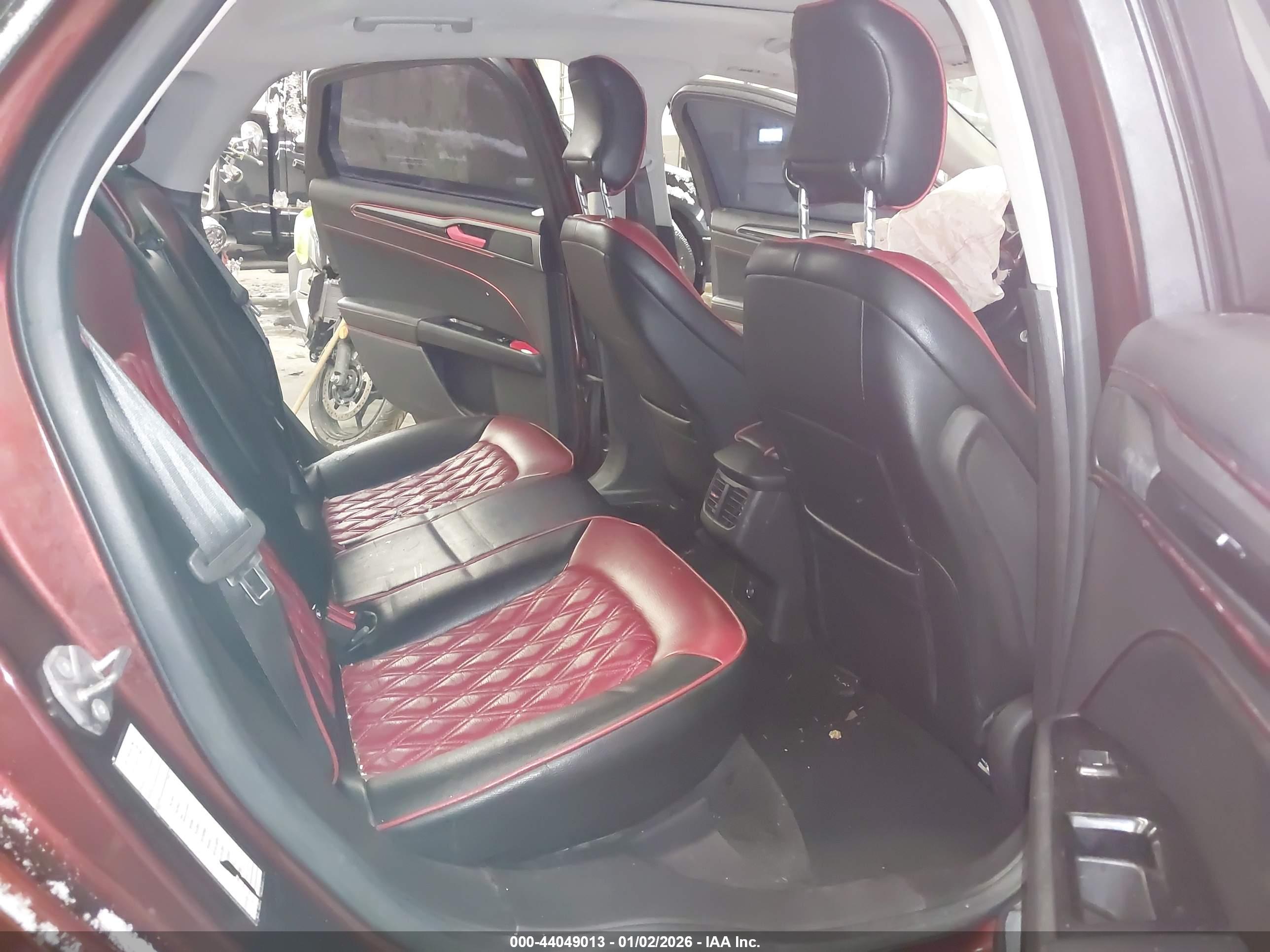 FORD FUSION image 8